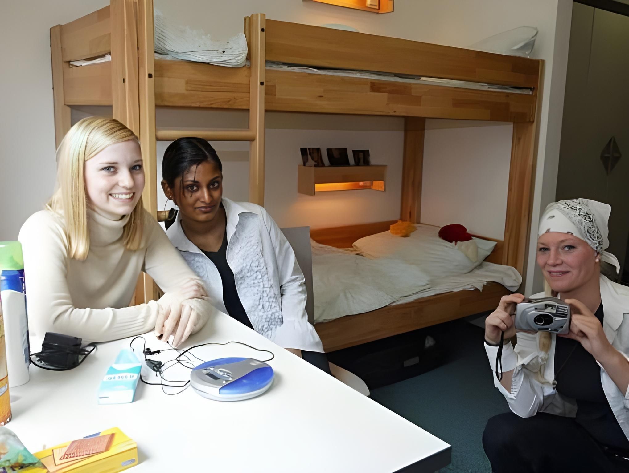 Jugendherberge Koln-Deutz Single Bed in Dormitory Room - Female