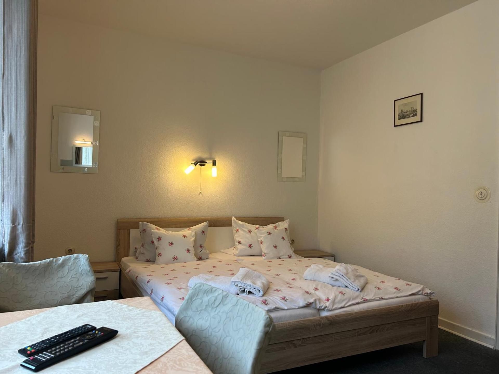 Double or Twin Room with Shower