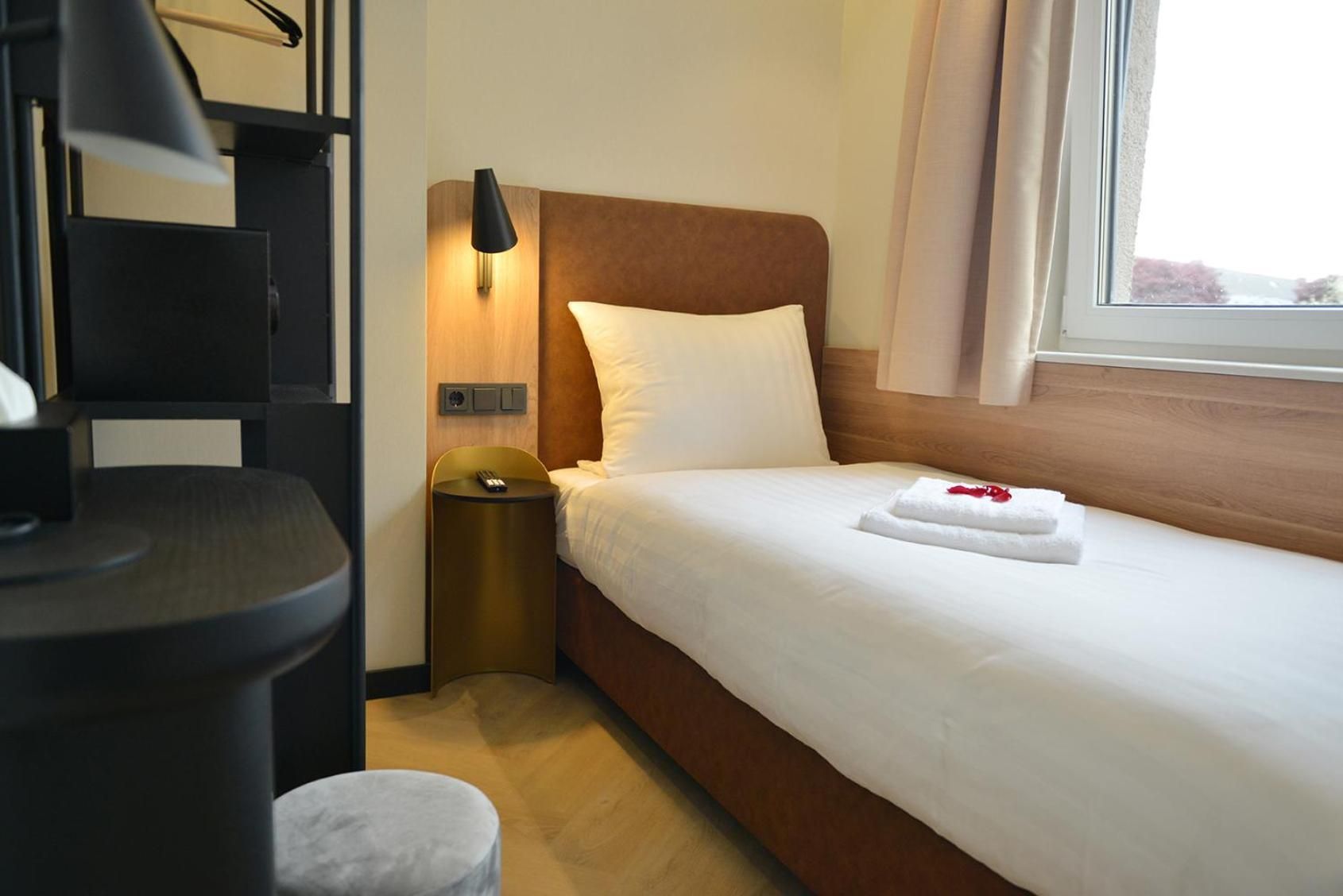 Day8 Hotel Economy Single Room