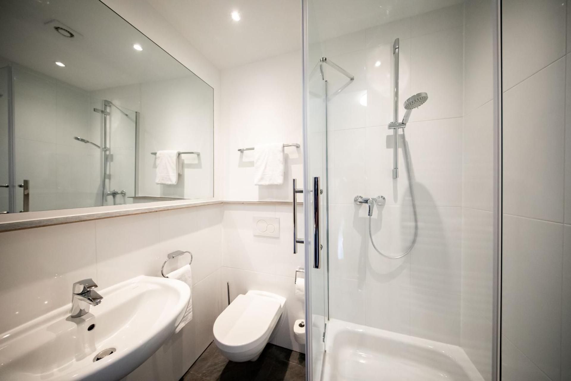 Airport Hotel Durscheidt Deluxe Double Room 3