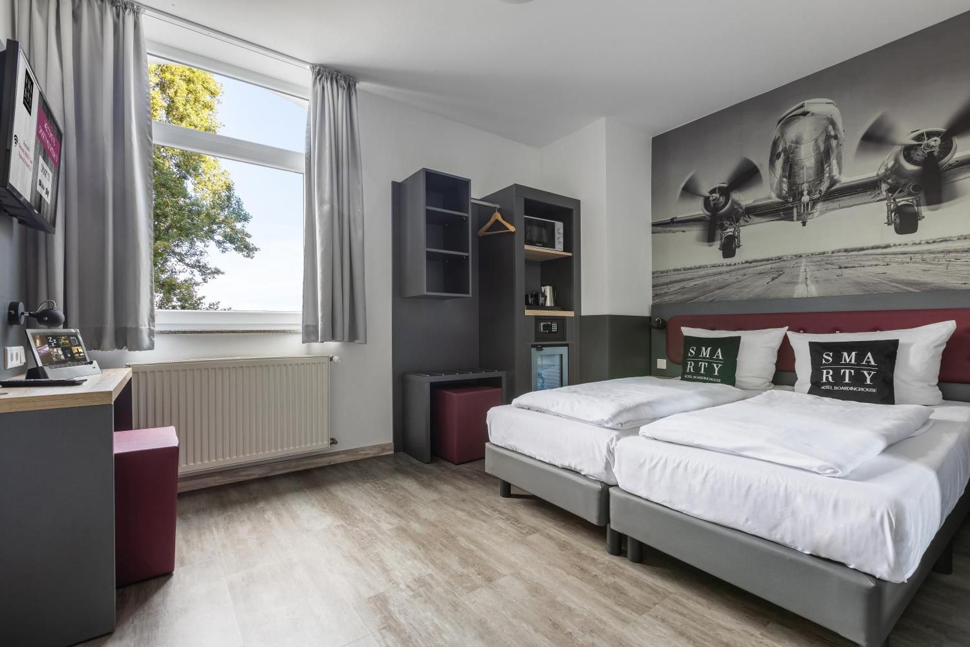 Airport Hotel Durscheidt Deluxe Double Room 2