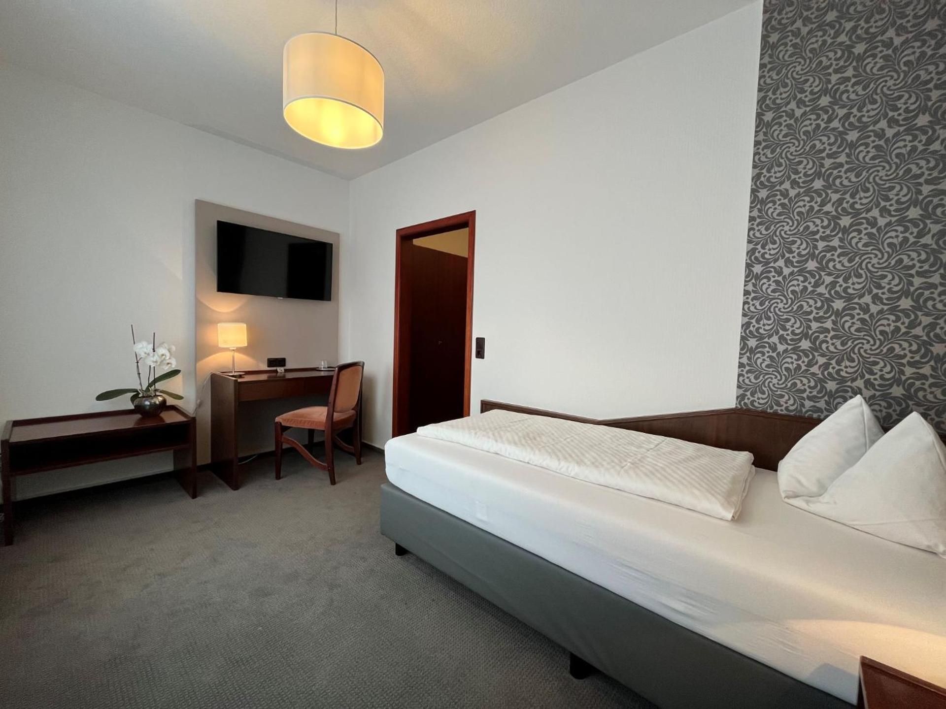 Large Single Room