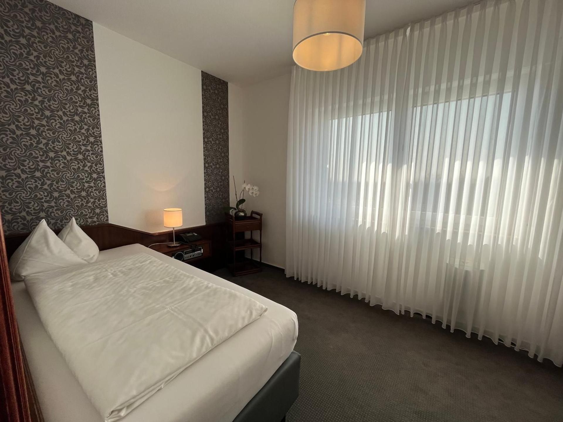 Large Single Room