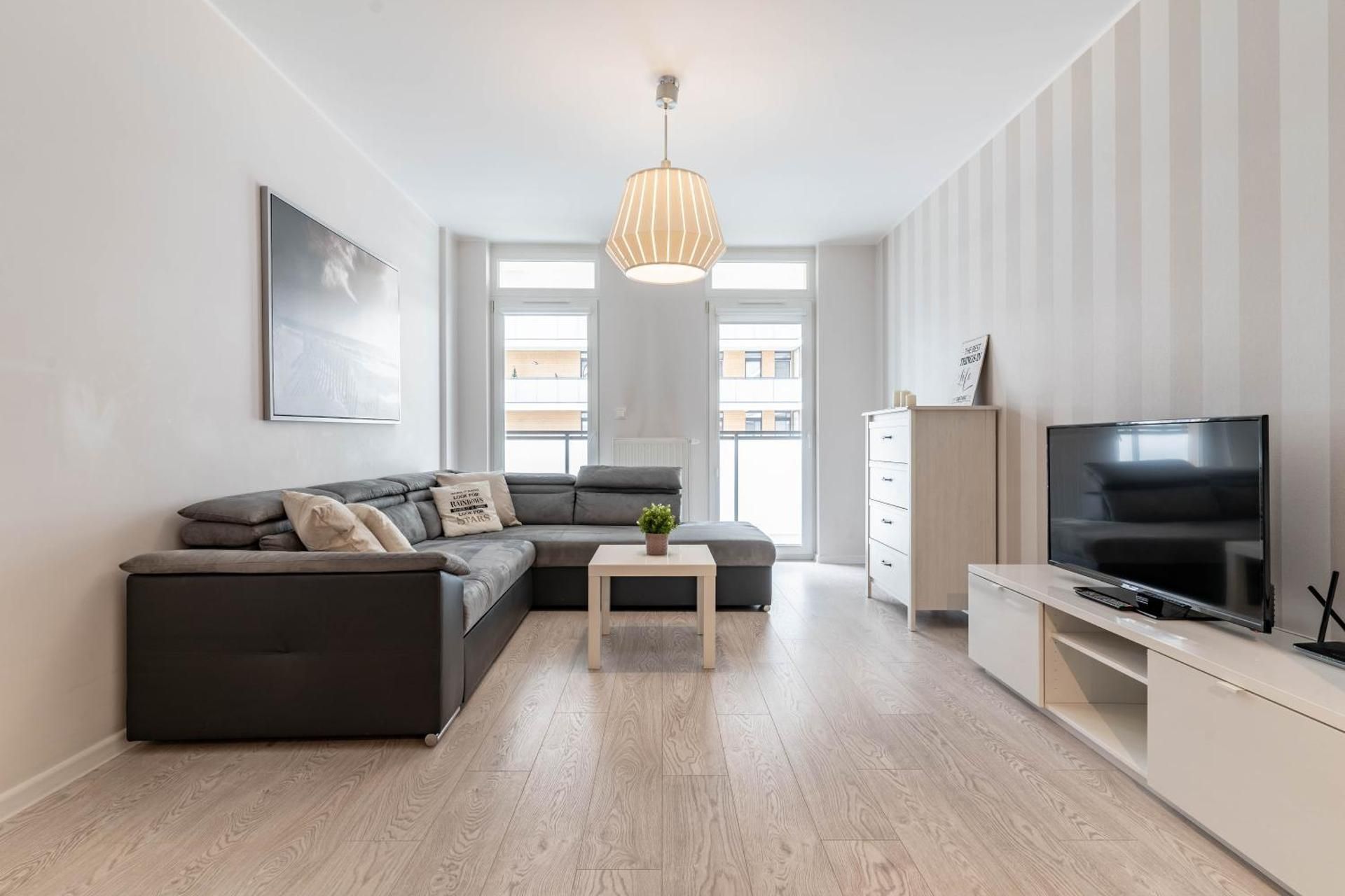 One-Bedroom Apartment with Balcony - 2