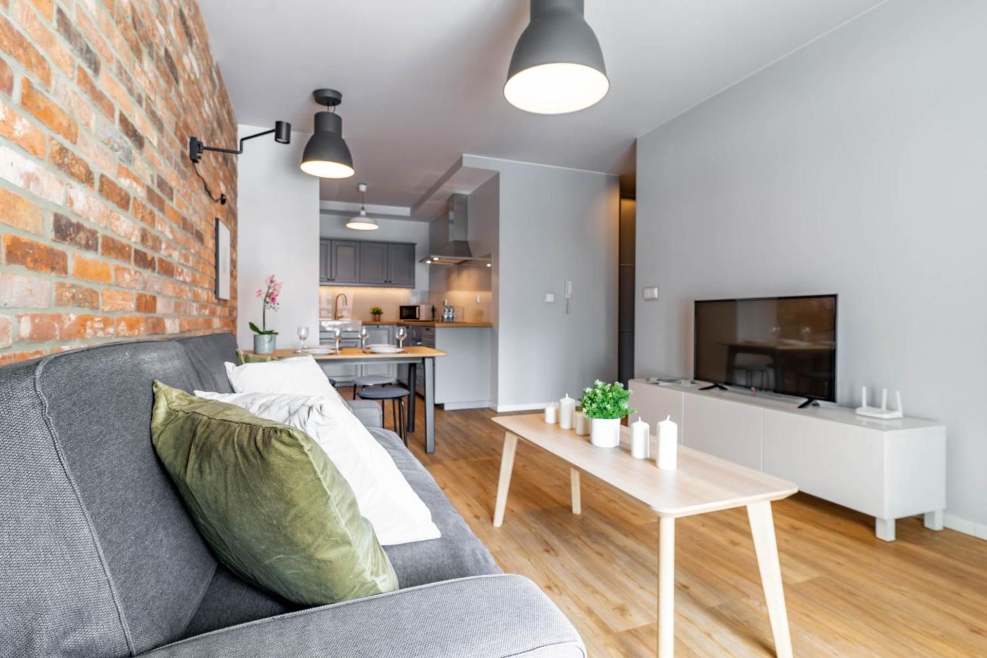 One-Bedroom Apartment with Balcony - 5