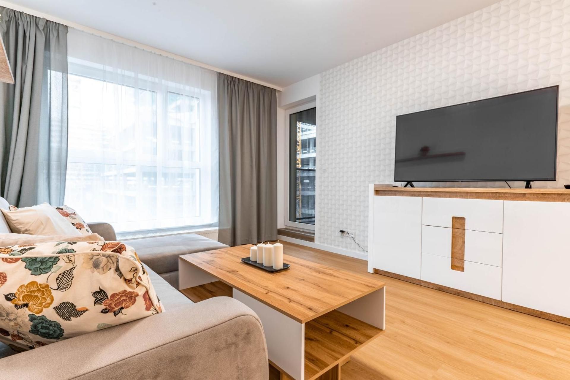 One-Bedroom Apartment with Balcony