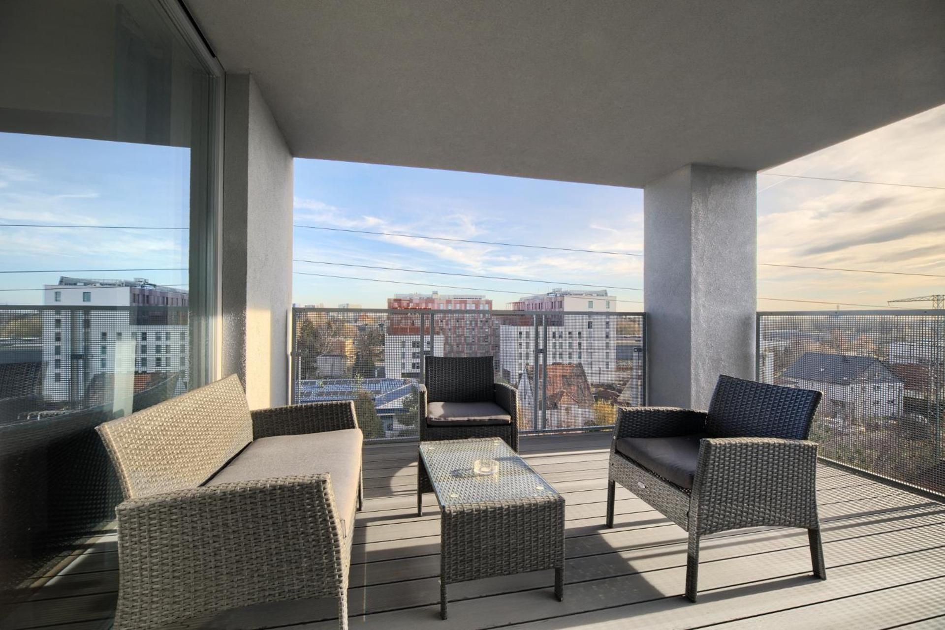 One-Bedroom Apartment with Terrace
