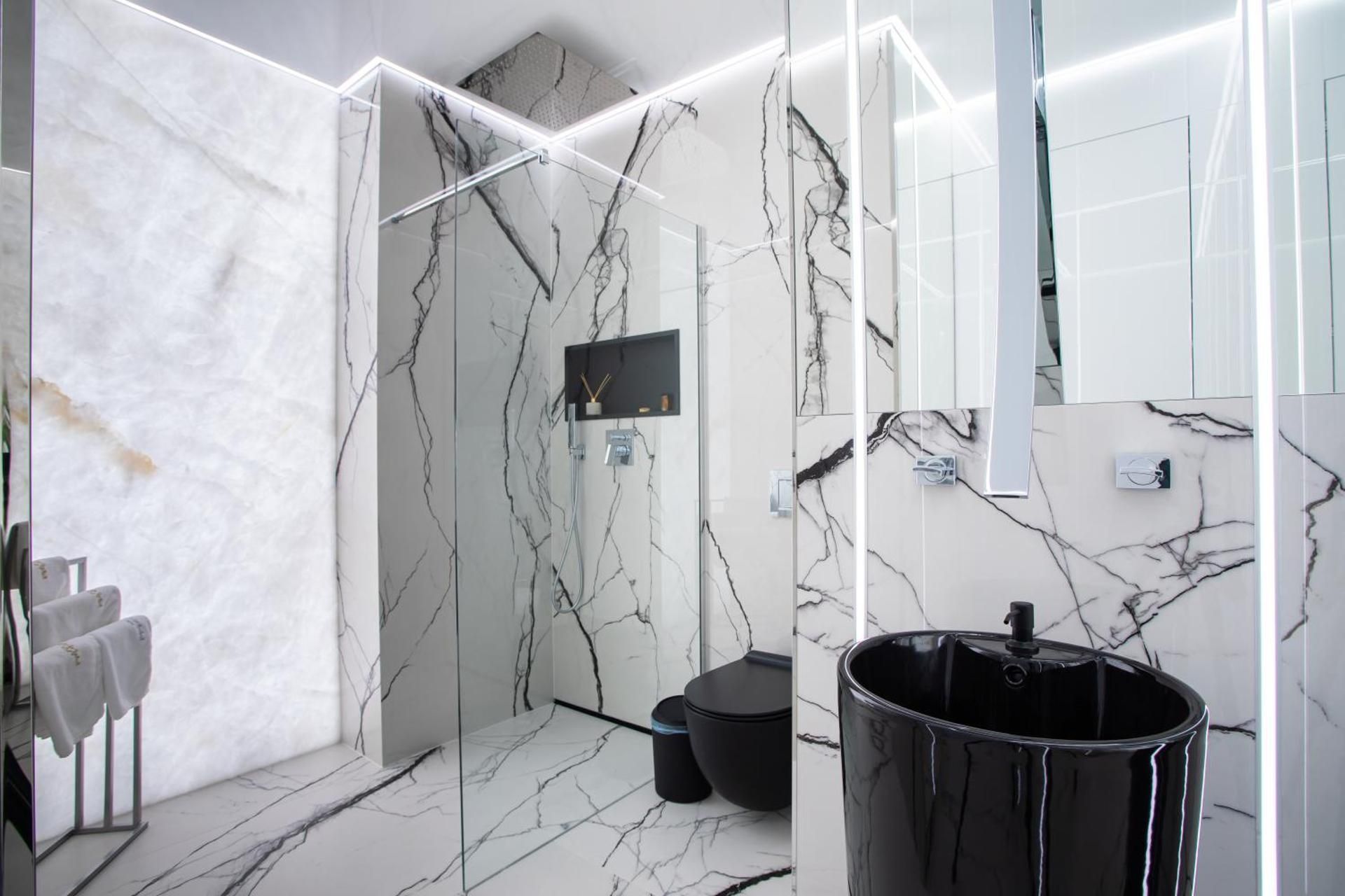 46 Floor Suite Apartment