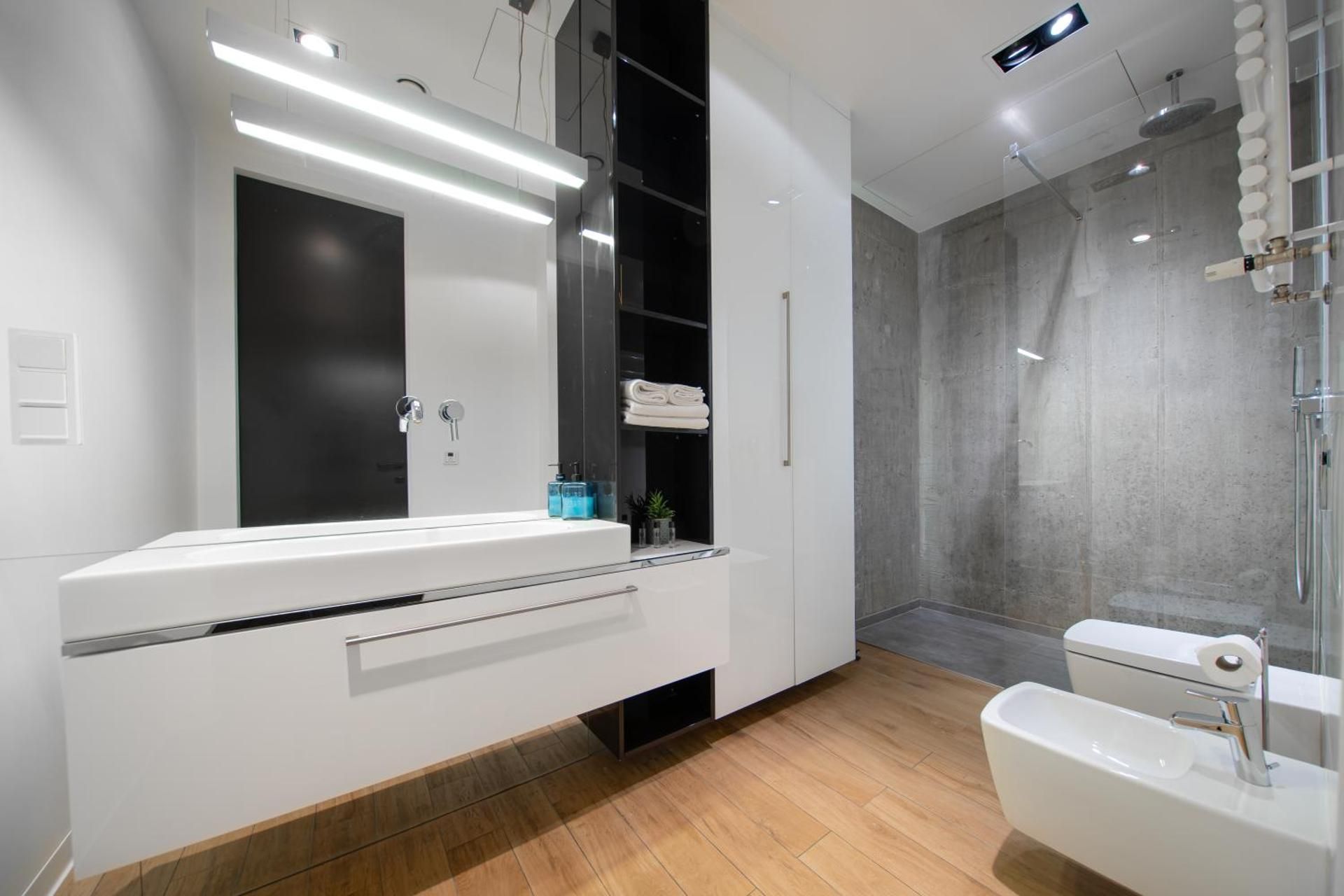 One-Bedroom Premier Apartment