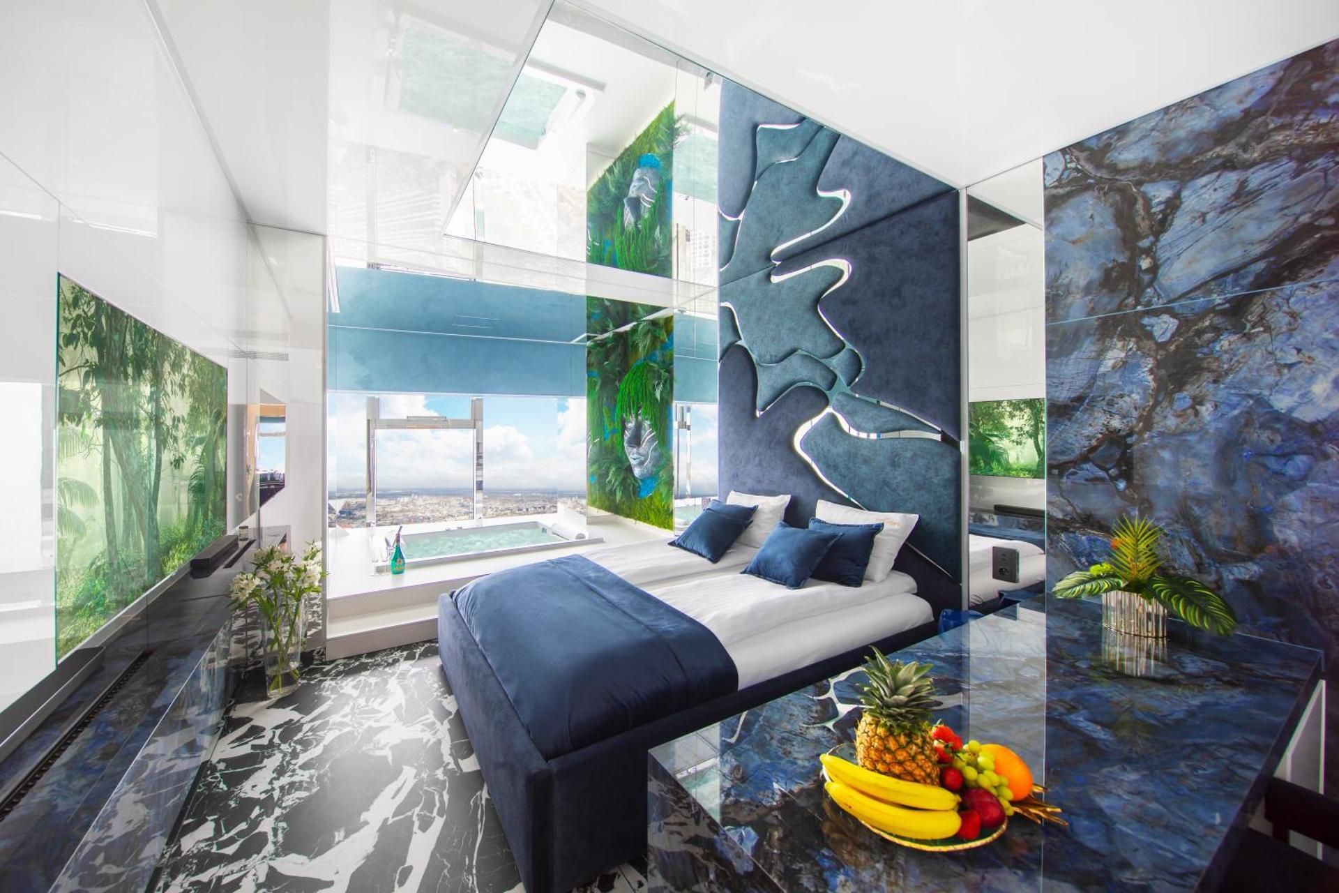 Suite Apartment with City View