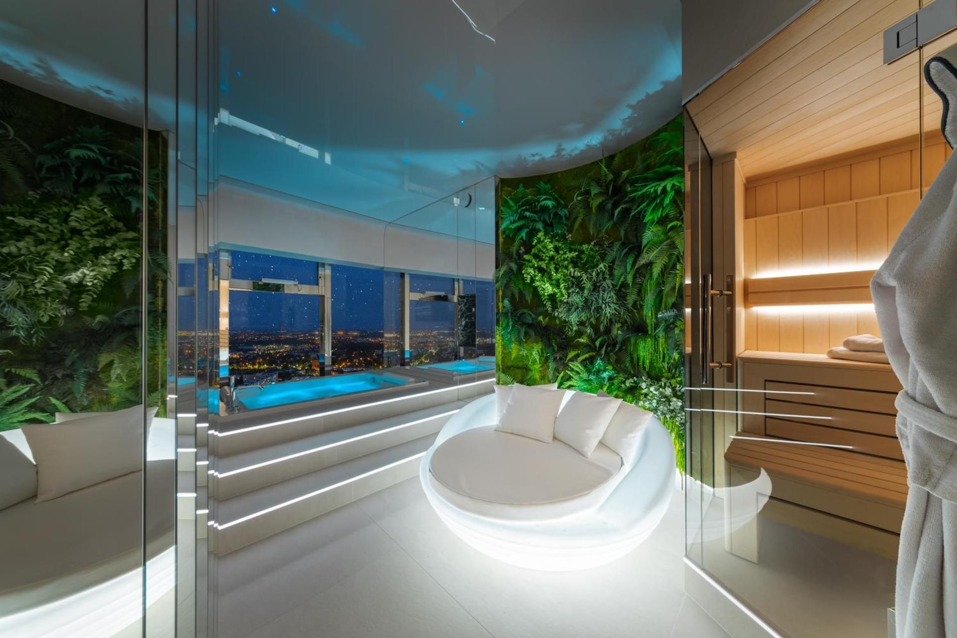 Luxury Penthouse with Private SPA
