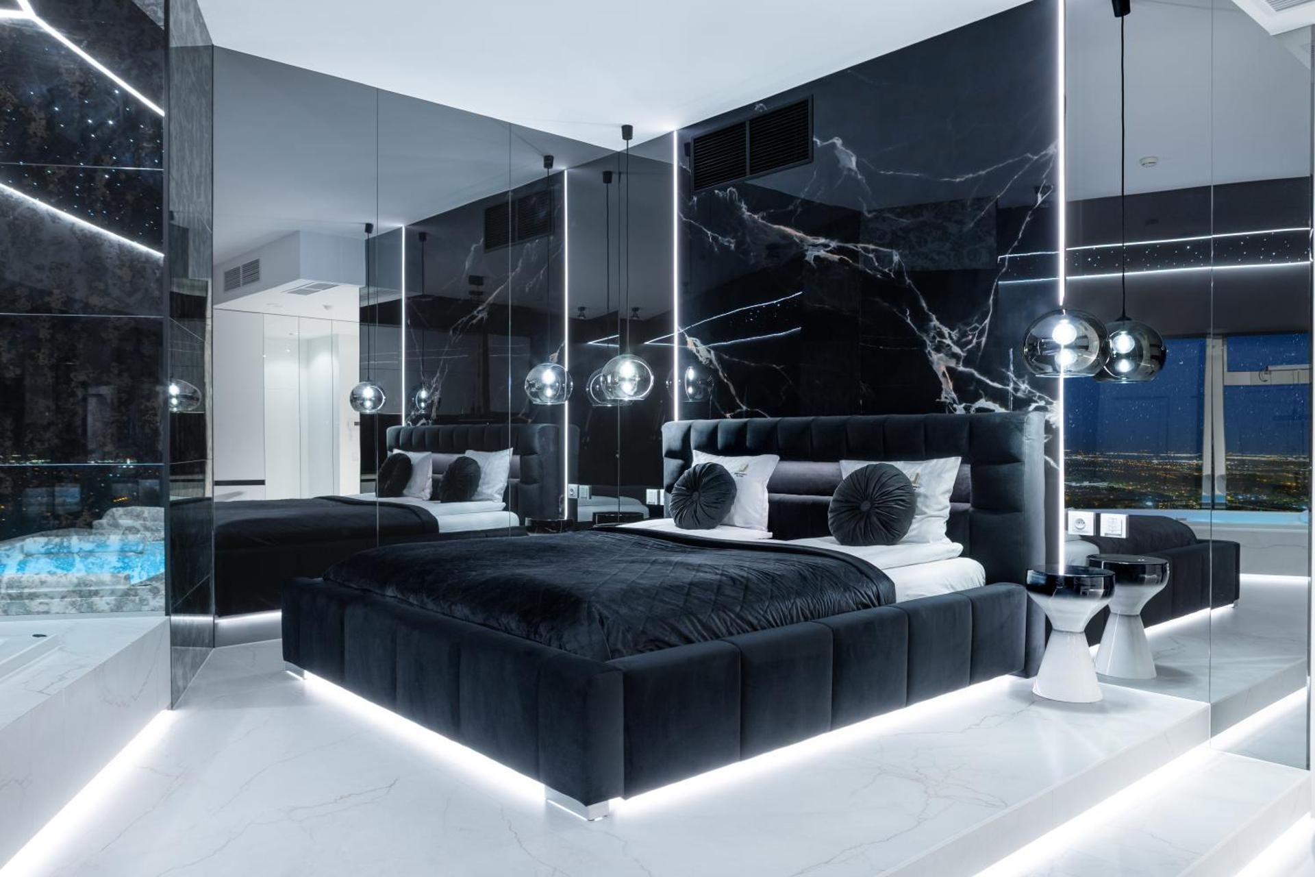 One-Bedroom Apartment with City View