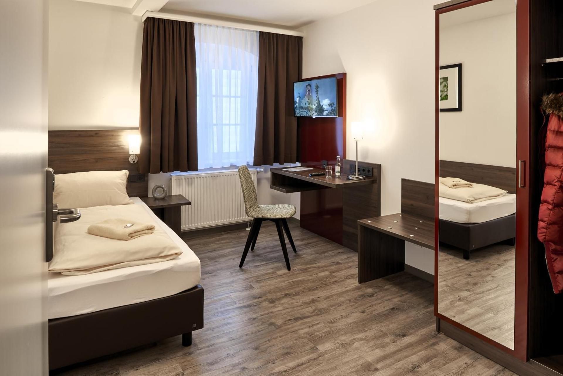 Large Single Room