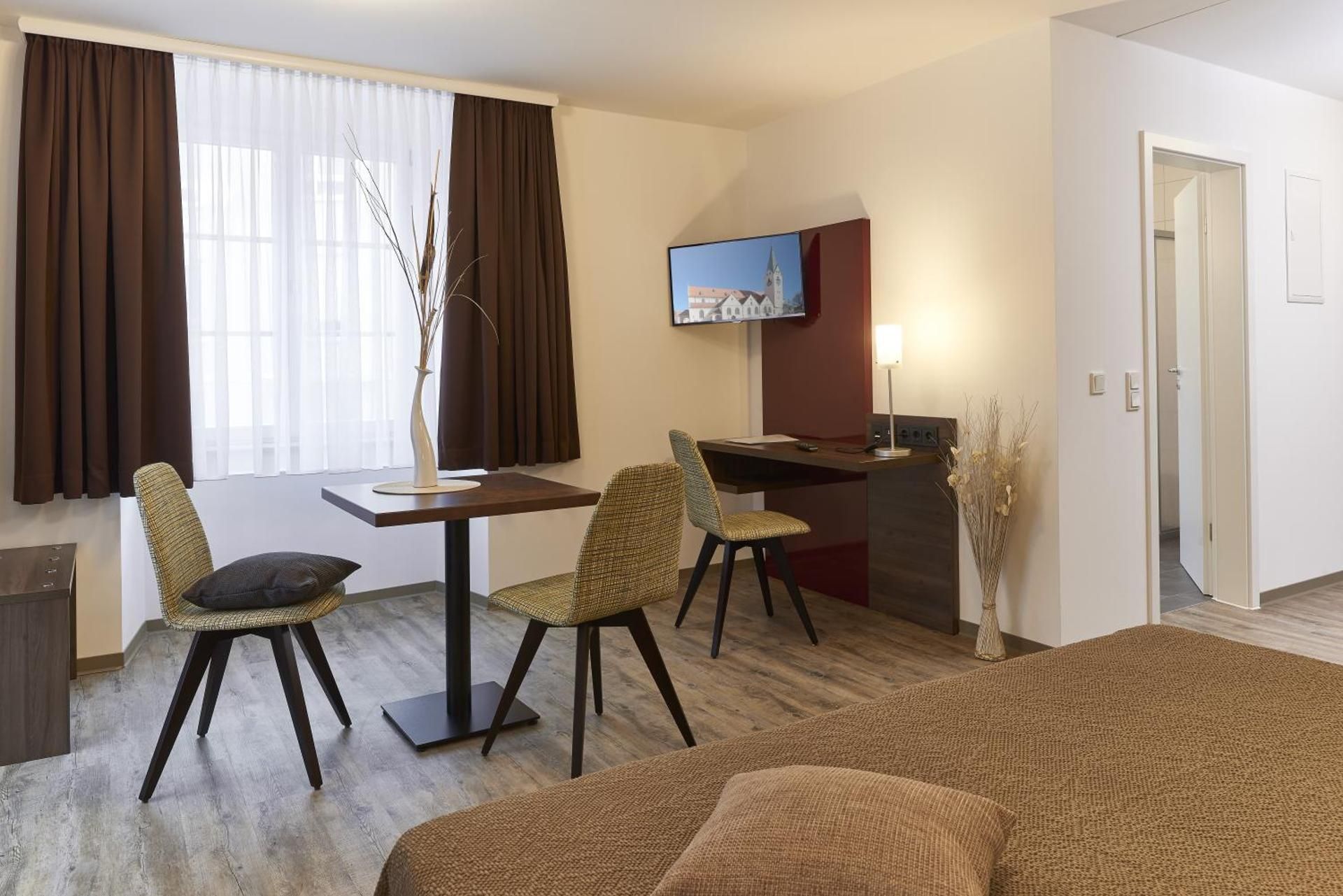 One-Bedroom Deluxe Apartment