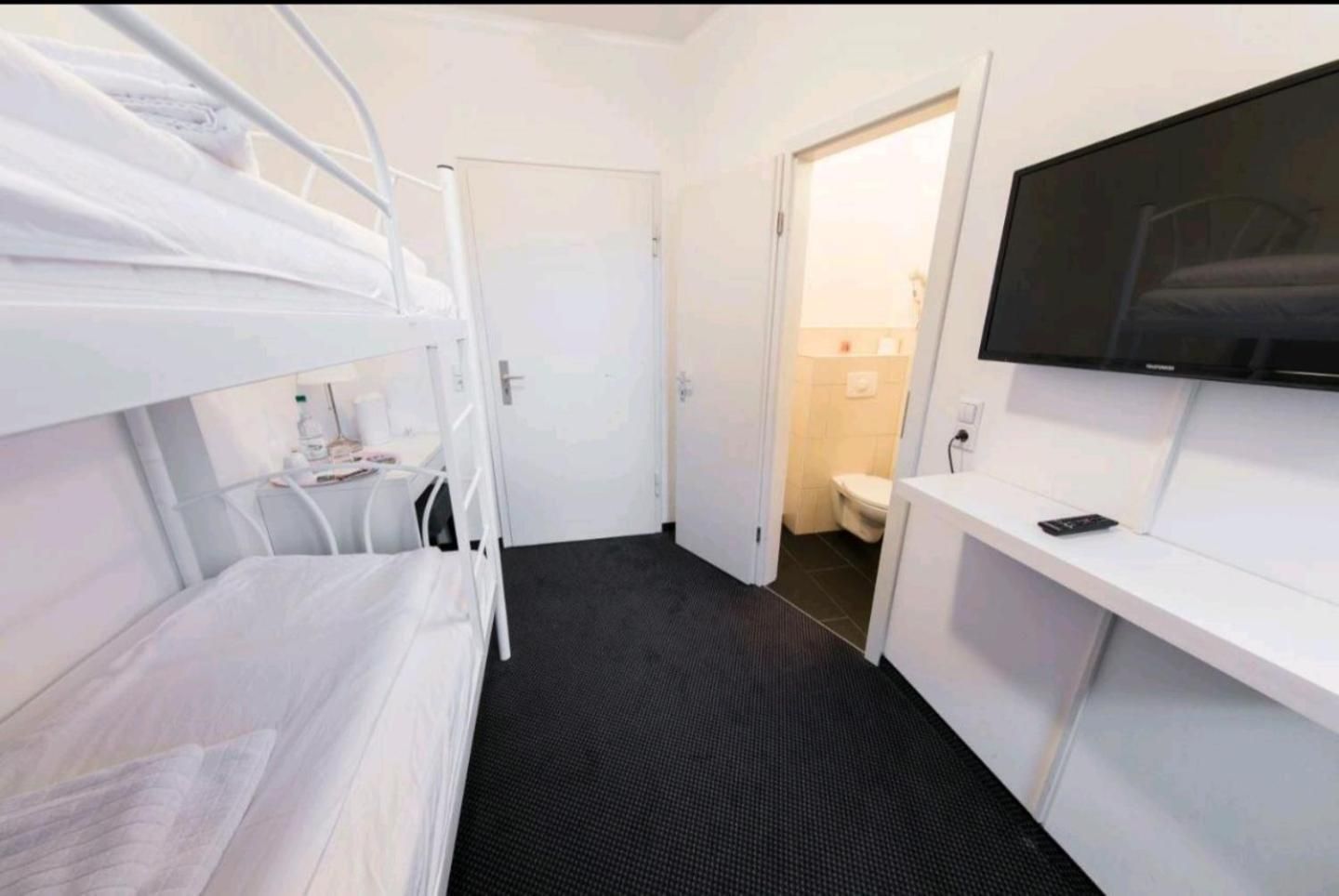 Berolina Haus Quadruple Room with Private Bathroom