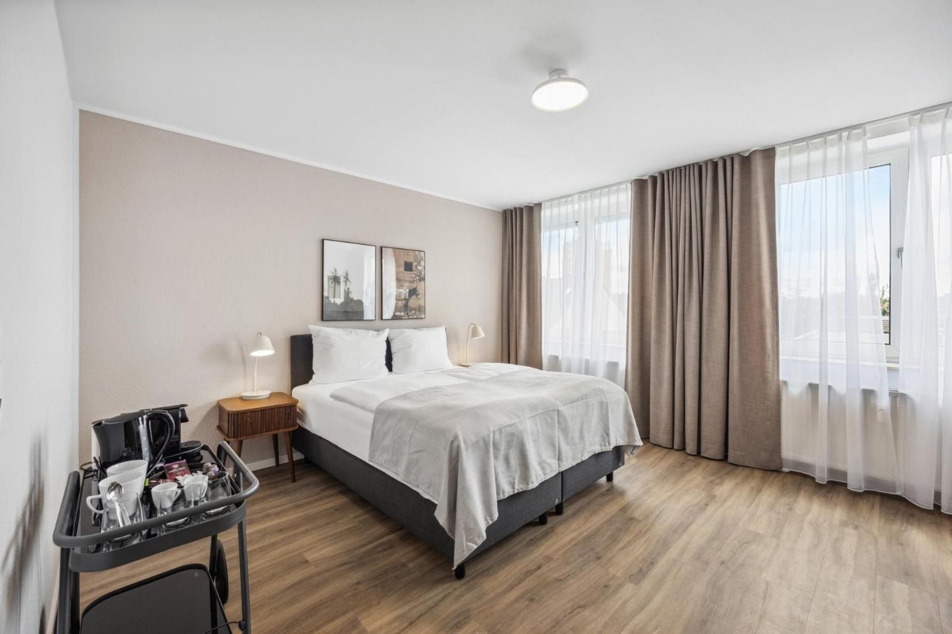 Limehome Dusseldorf Bahlenstr Queen Room