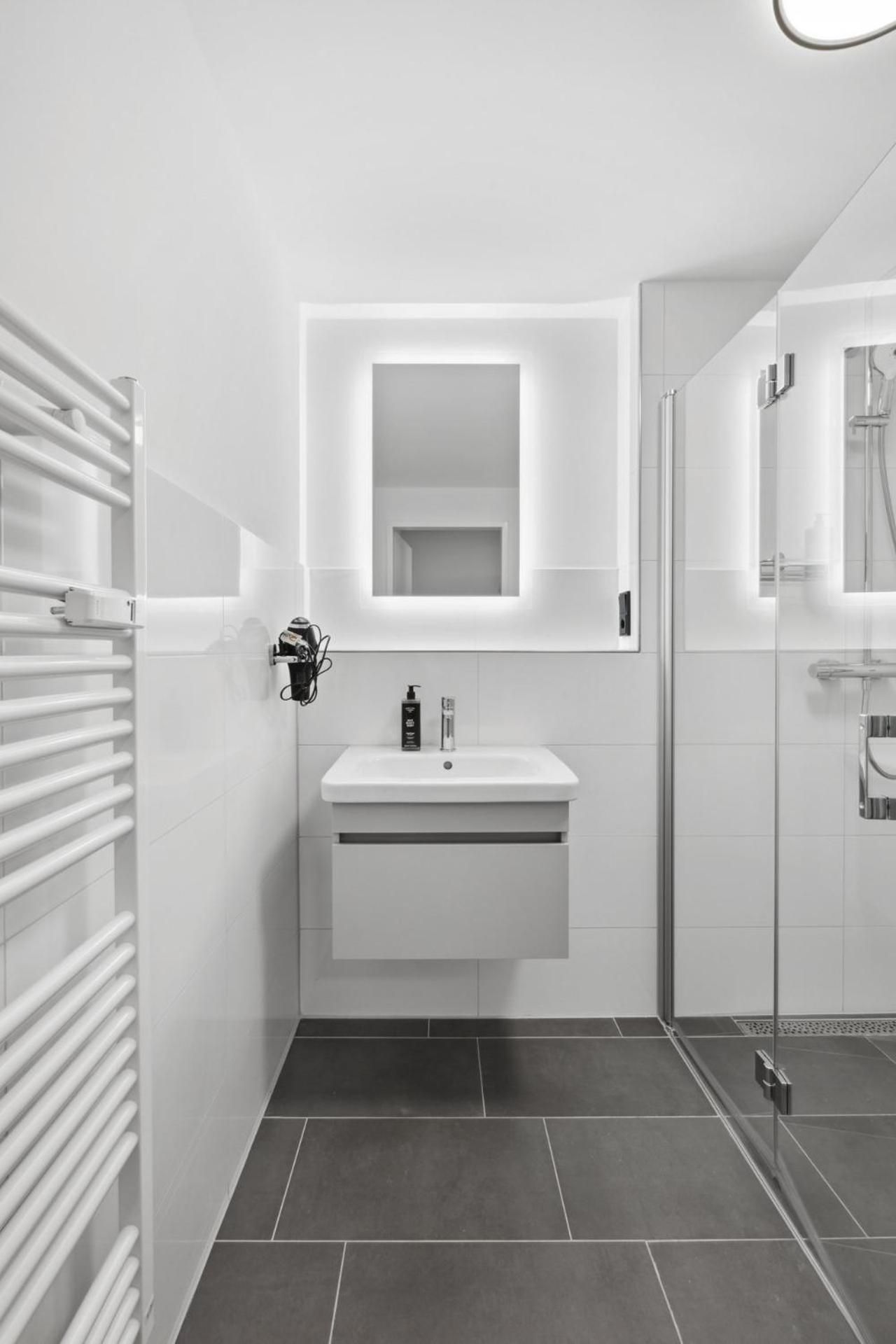 Limehome Dusseldorf Bahlenstr Comfort Suite 2