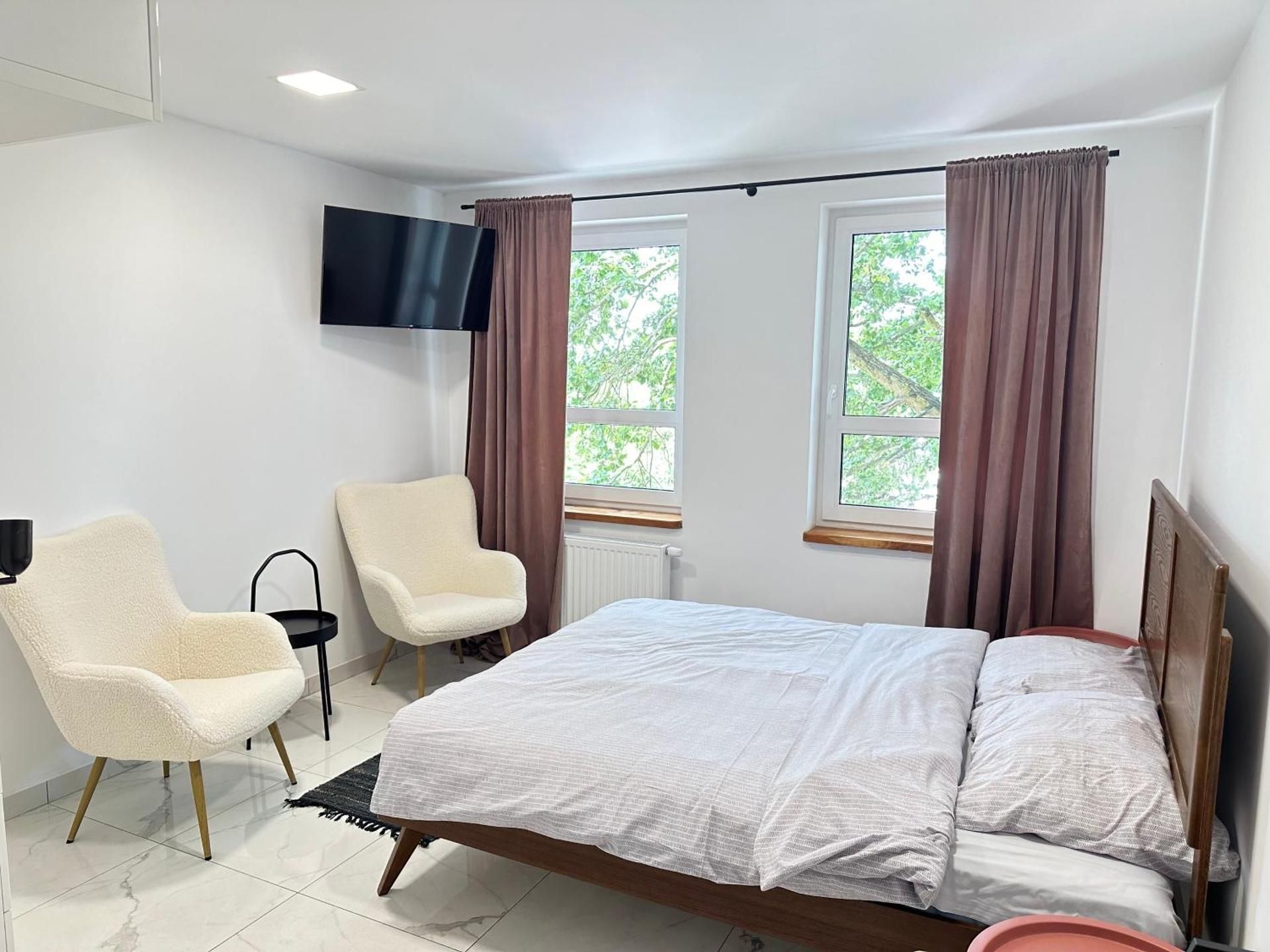 Studio Apartment with One Double Bed