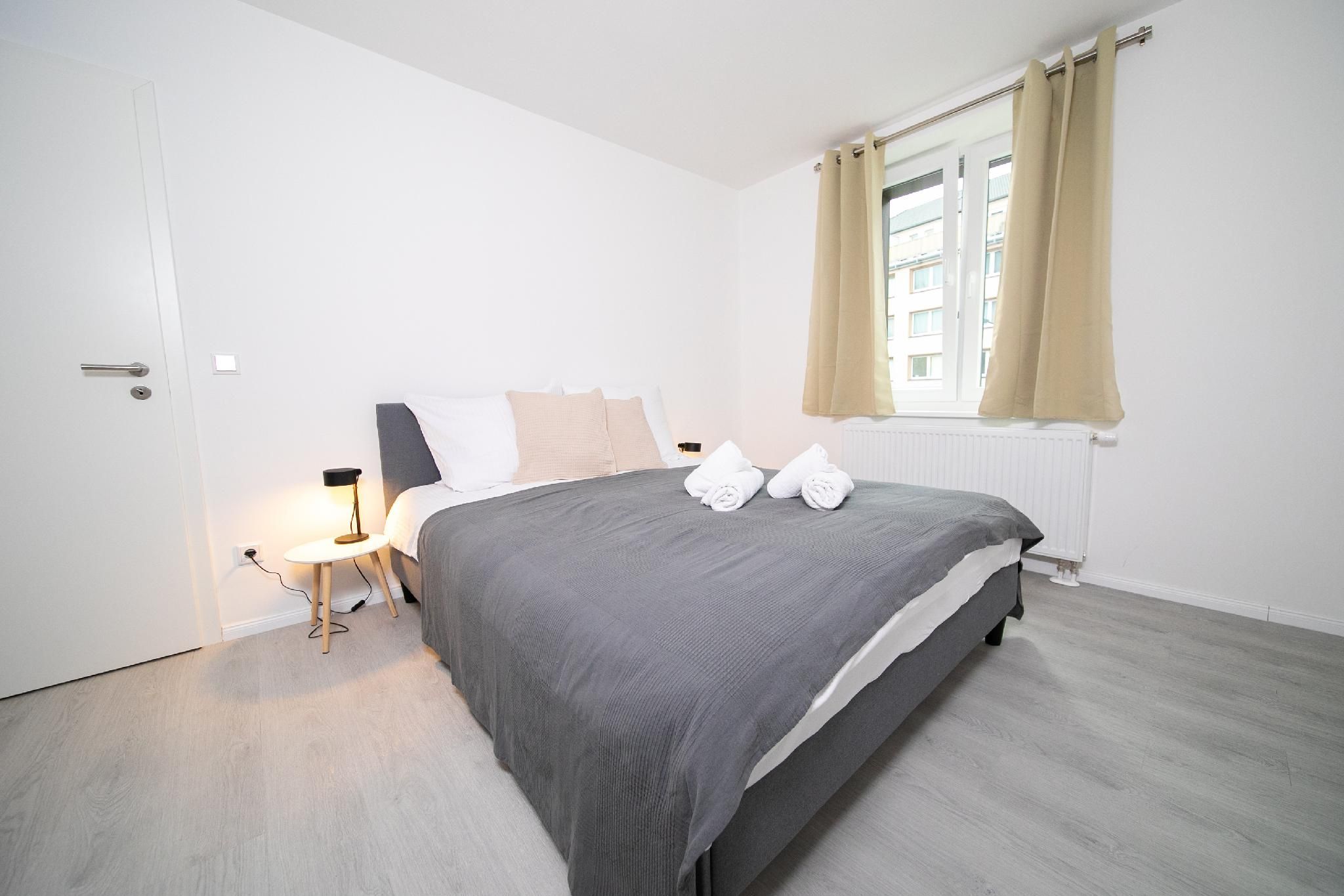 Favorite Stays - Suite and More - 10 Min to fair Standard Room