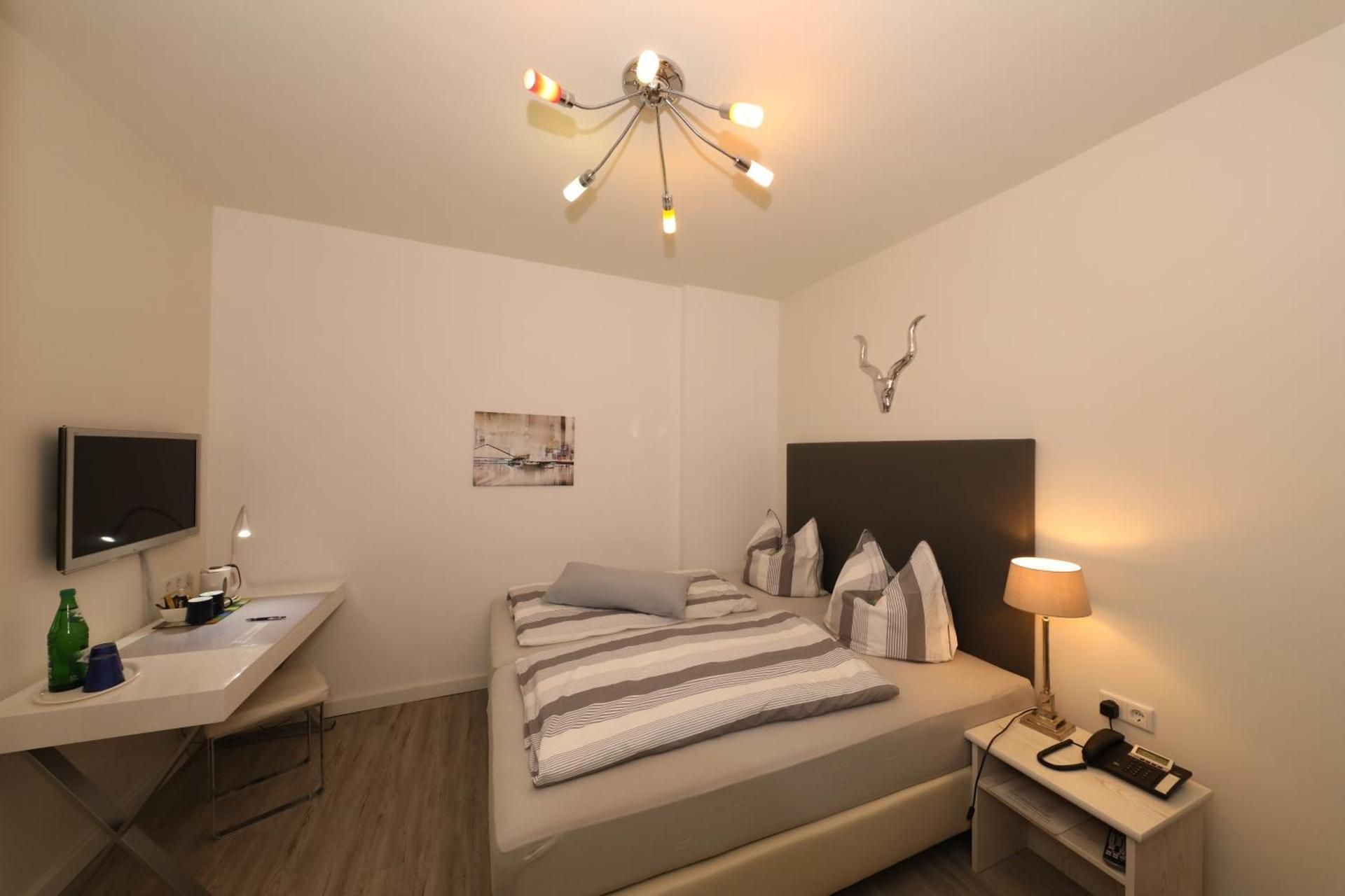 Hotel Am Ehrenhof Double Room 2