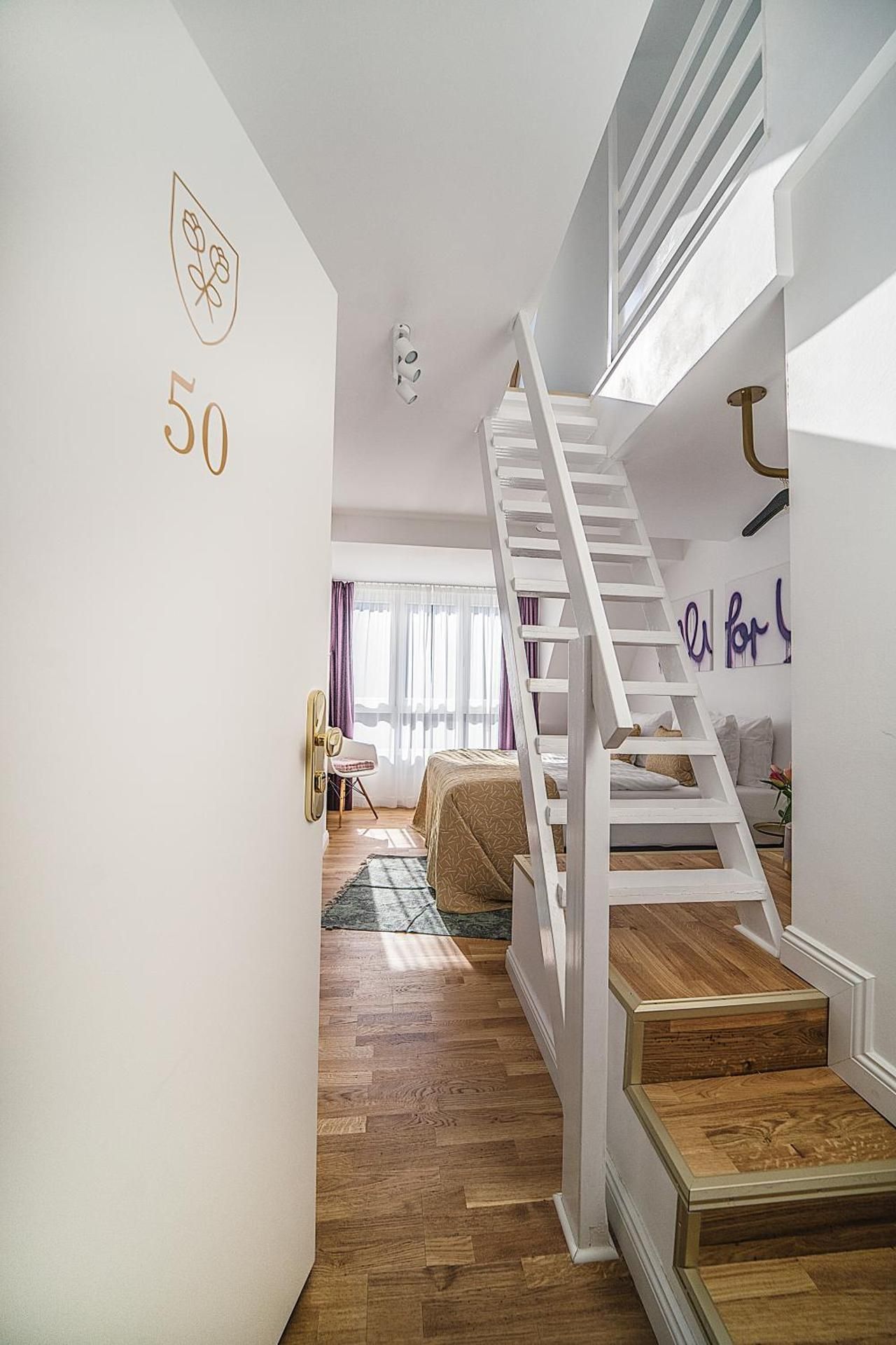 Victoria Hotel Duplex Suite 3