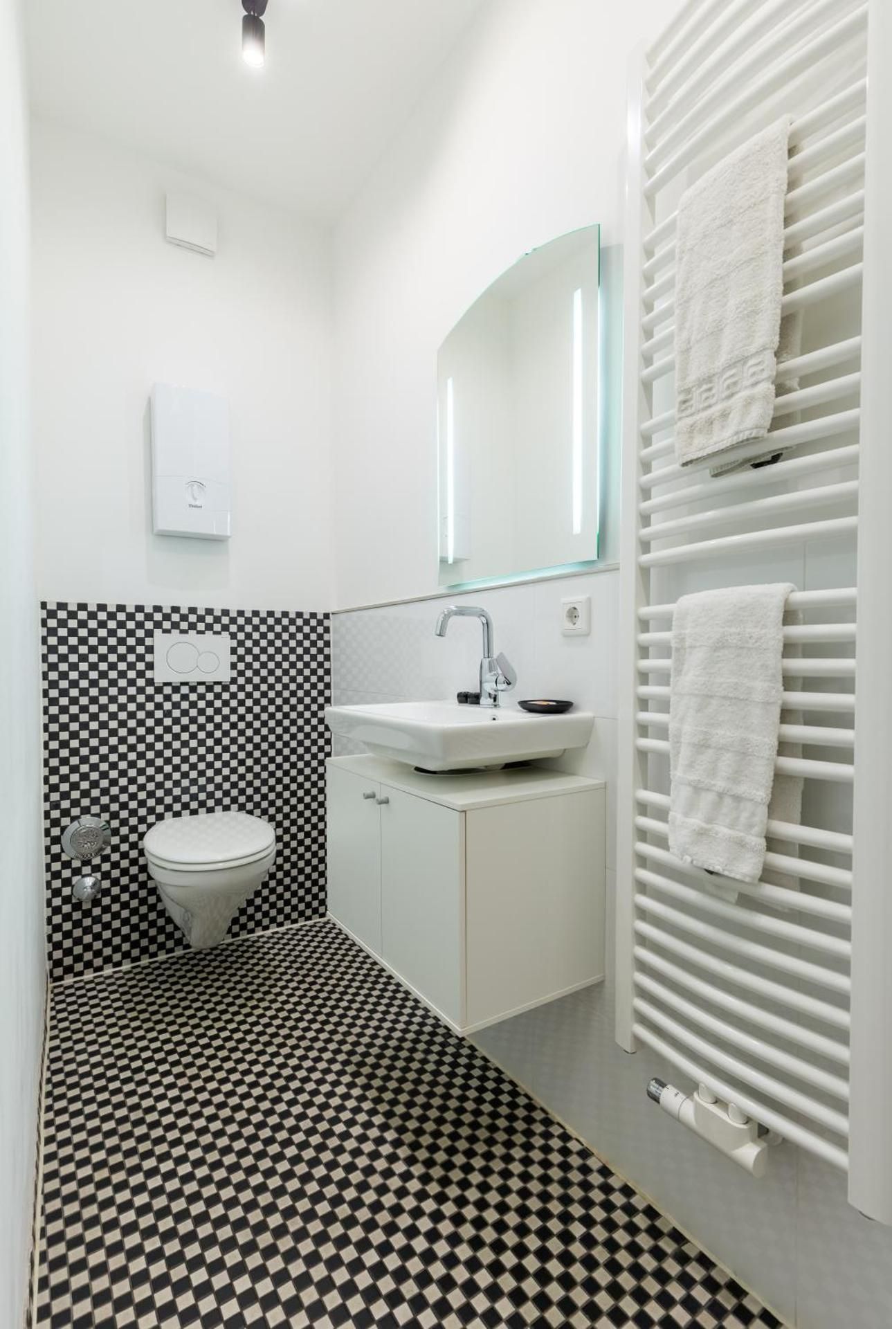 Victoria Hotel Double Room 3