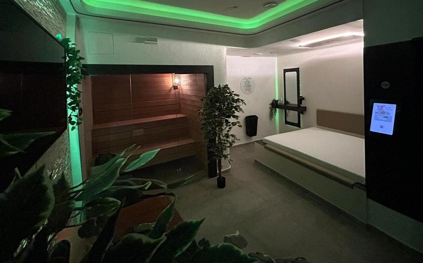 Suite with Sauna