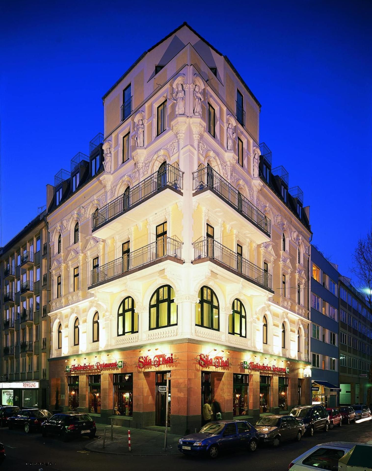 Devin Art Hotel