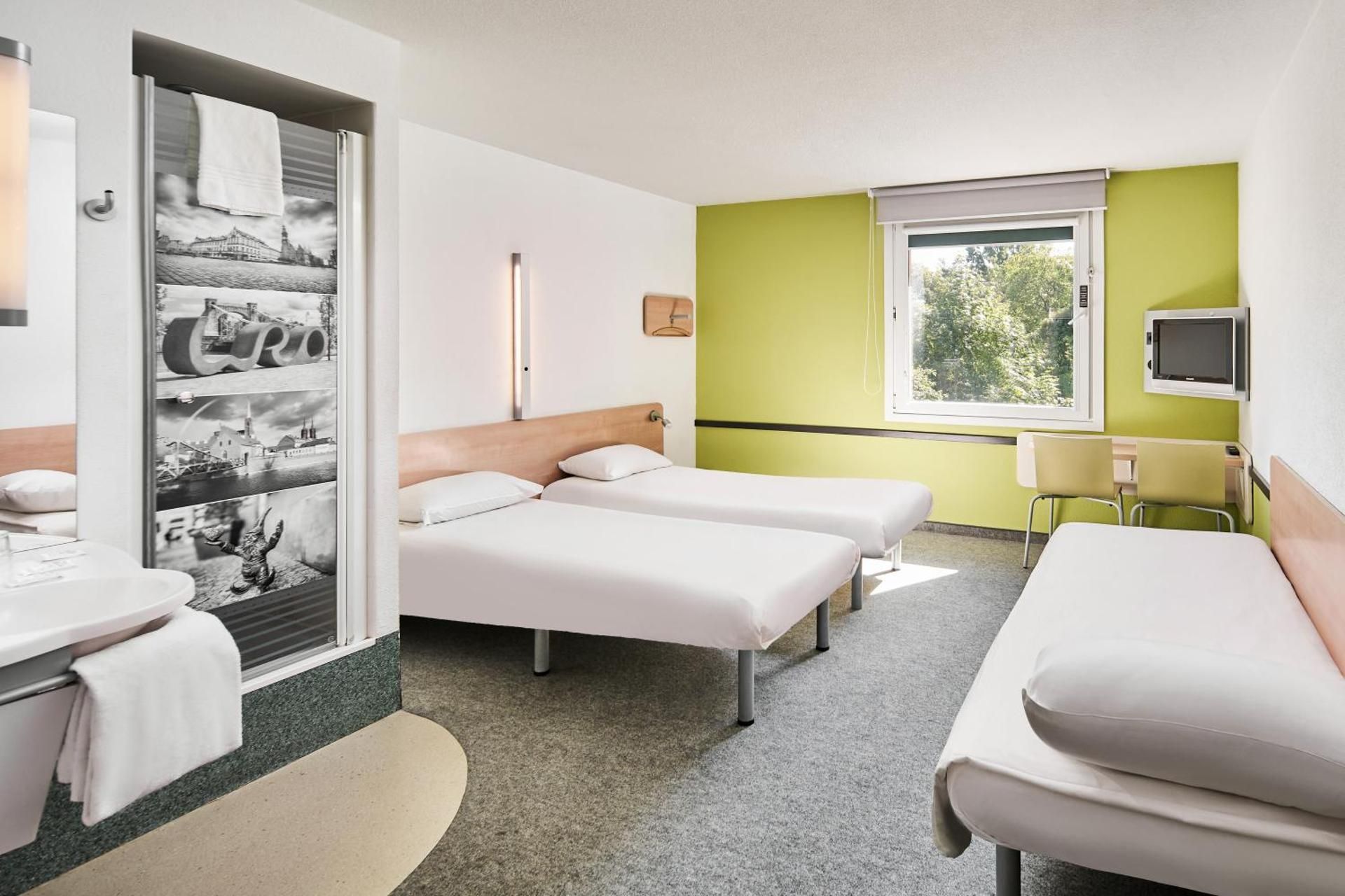 Triple Room