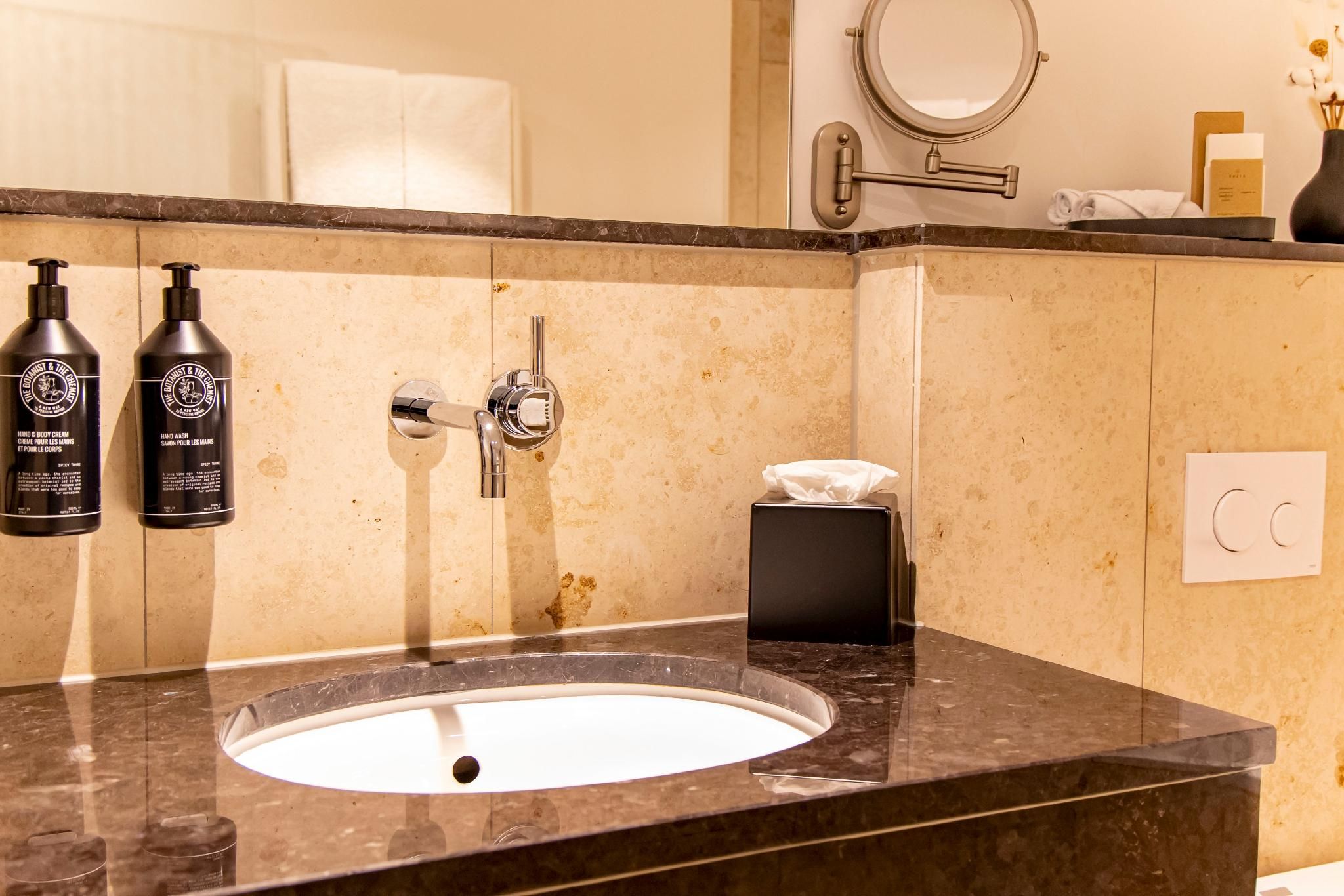 Deluxe Room with 1 Double Size Bed, City View