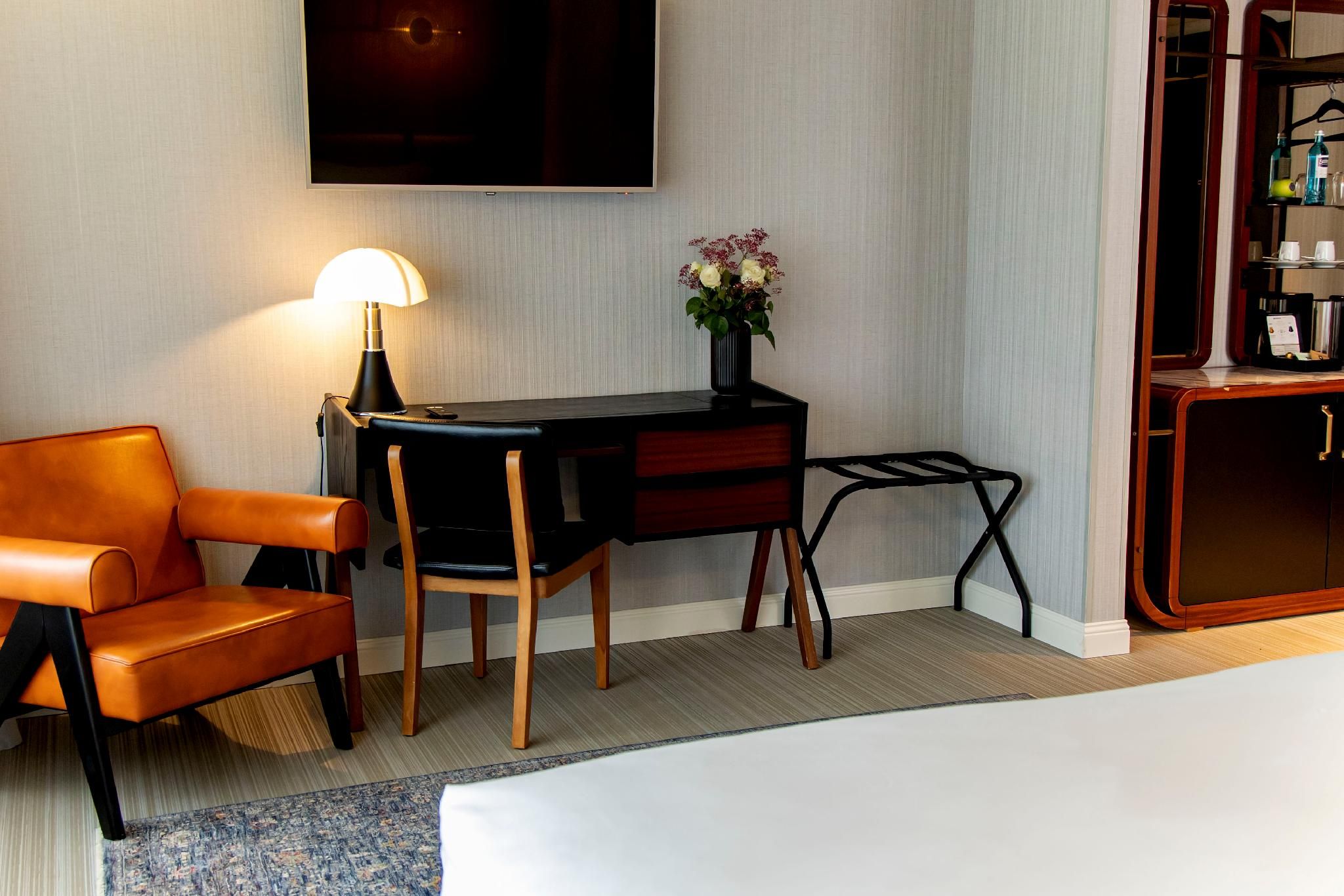 Deluxe Room with 1 Double Size Bed, City View