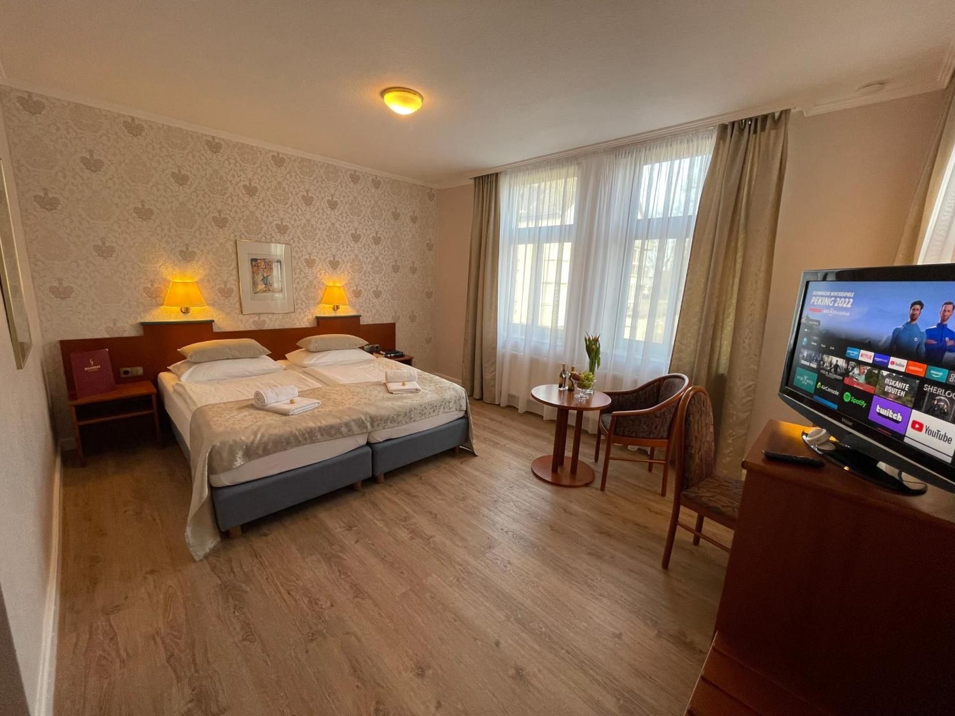 Kolossos Apartments zum Sporthafen Neuss Triple Room