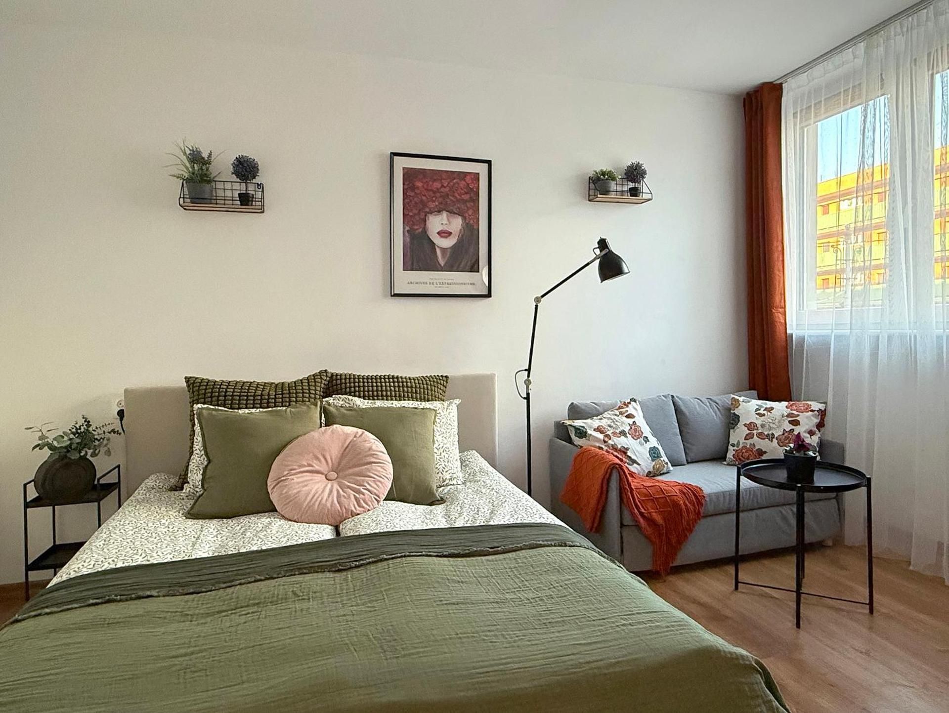 Studio Apartment