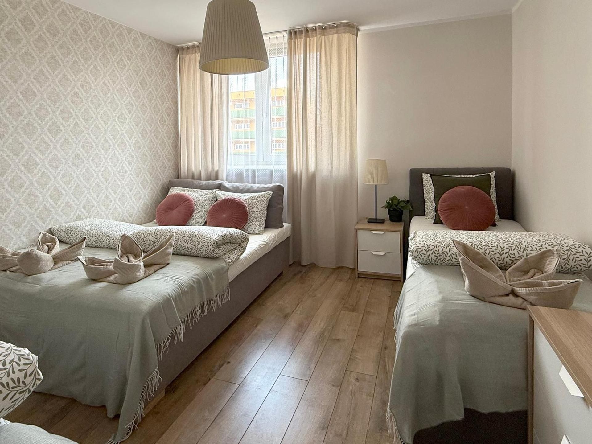 One-Bedroom Apartment with Balcony