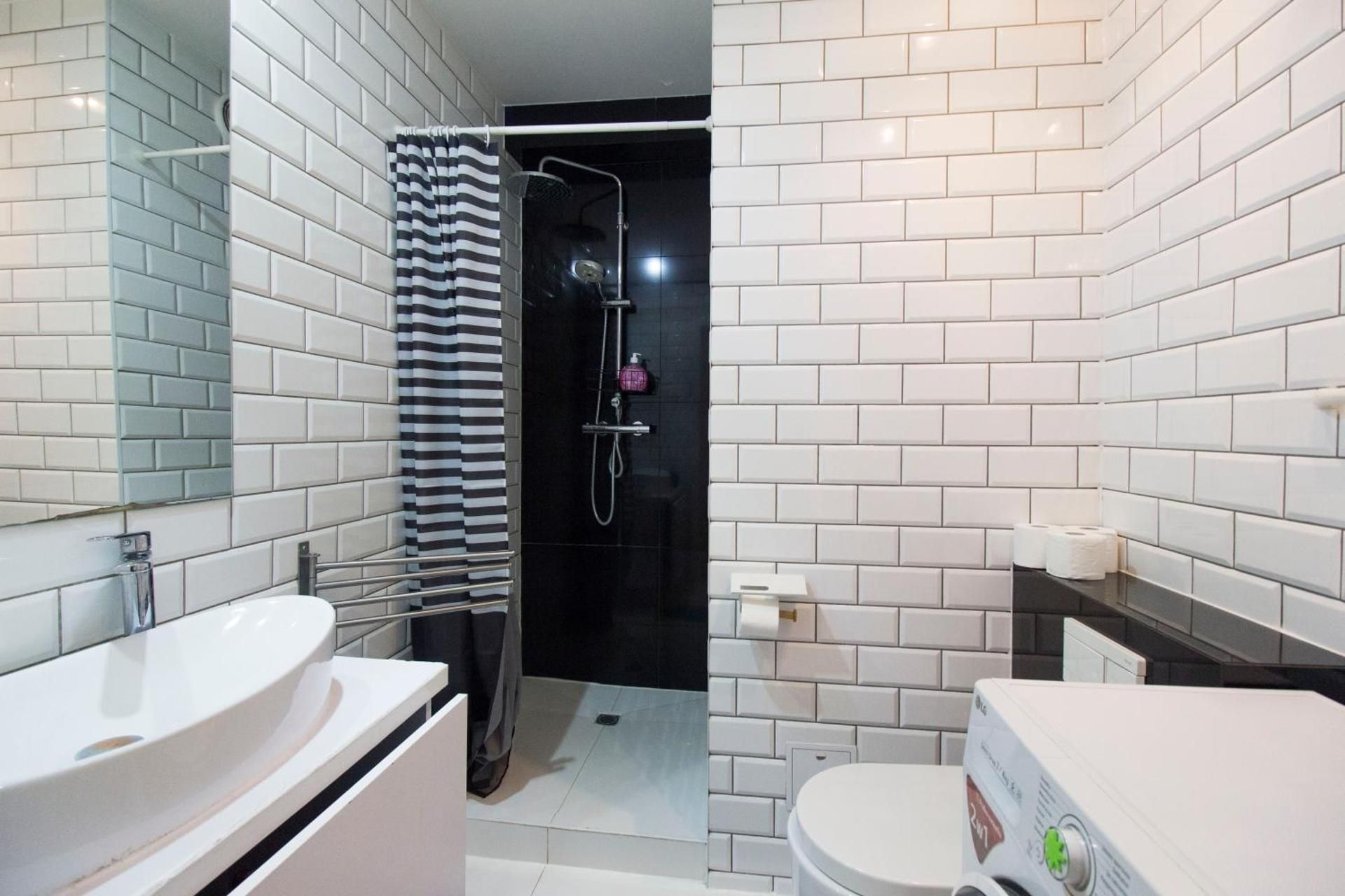 One-Bedroom Apartment with Balcony