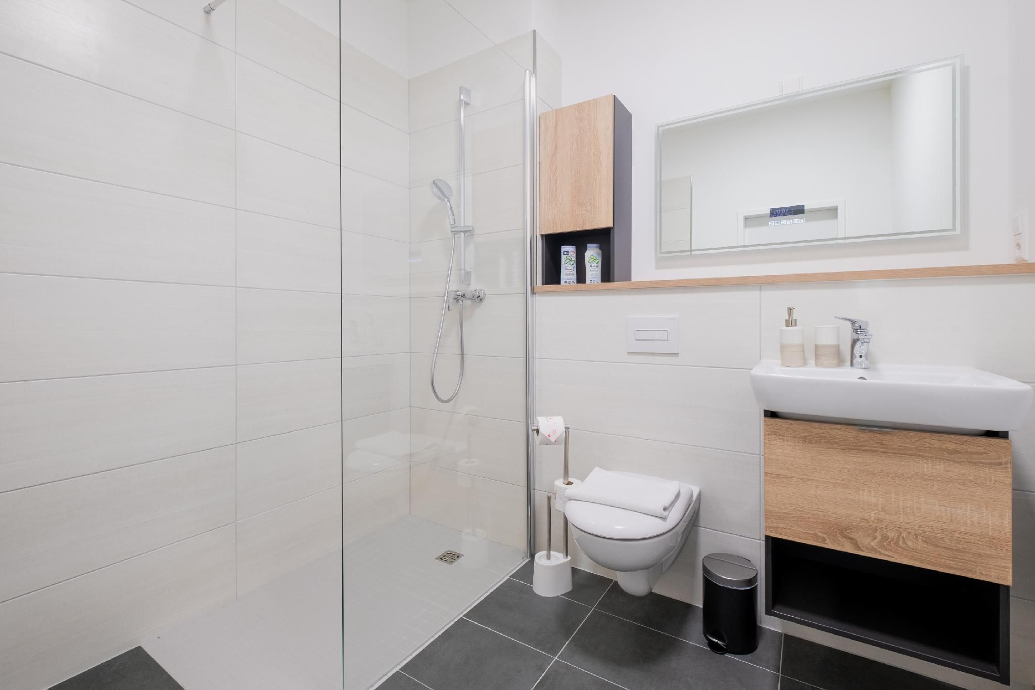 Deluxe-Suite-Apartment-Eigenes Badezimmer