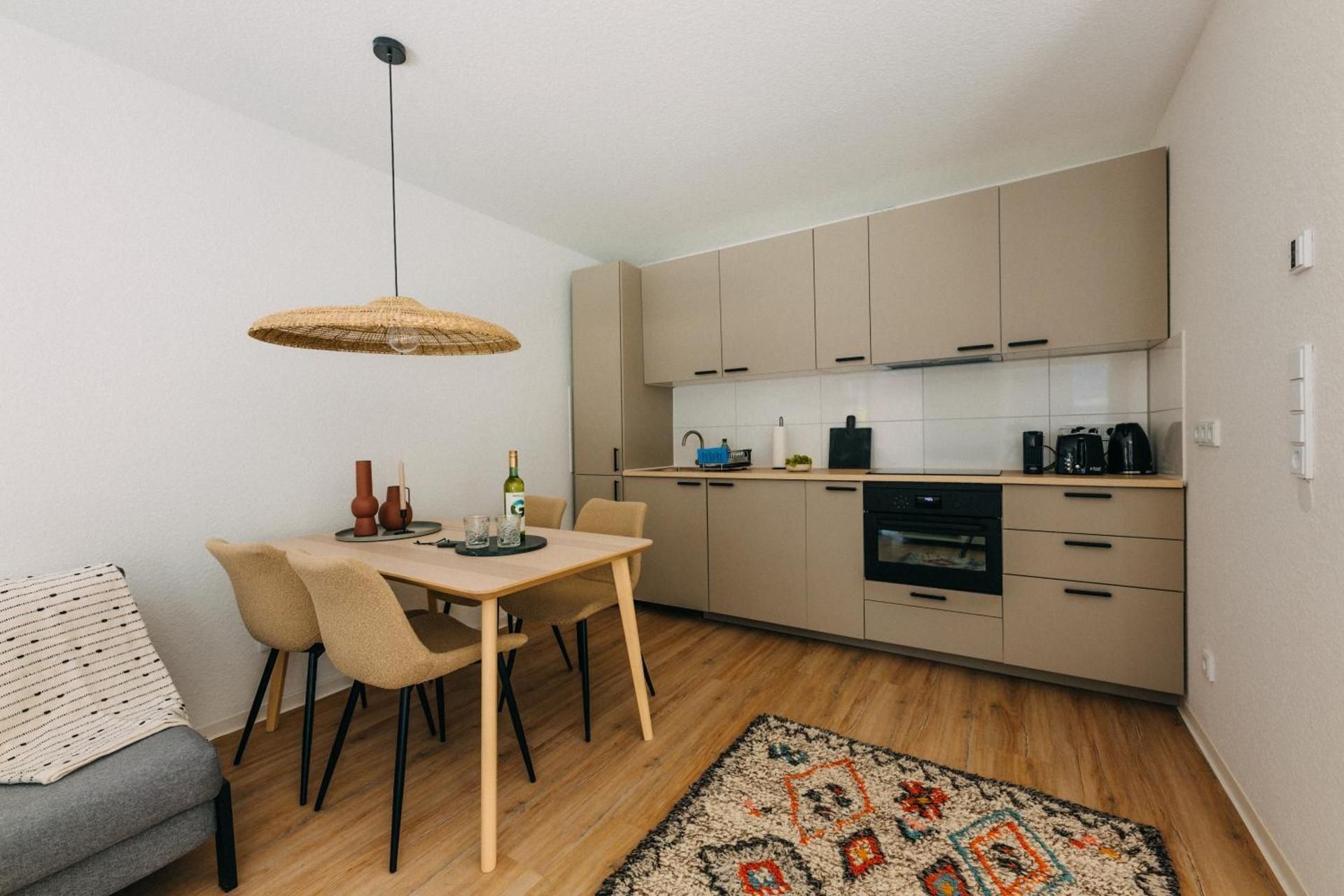 BHH Living Apartments - Zentrale Lage, ruhige Nachte, perfekter Komfort