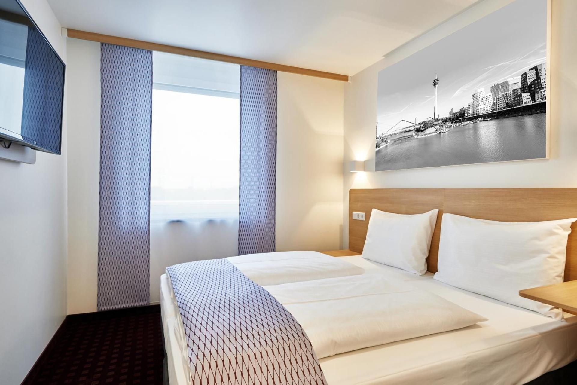 Double Room Business