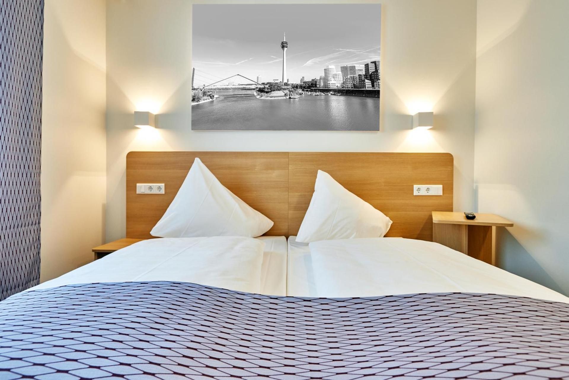 Double Room Business