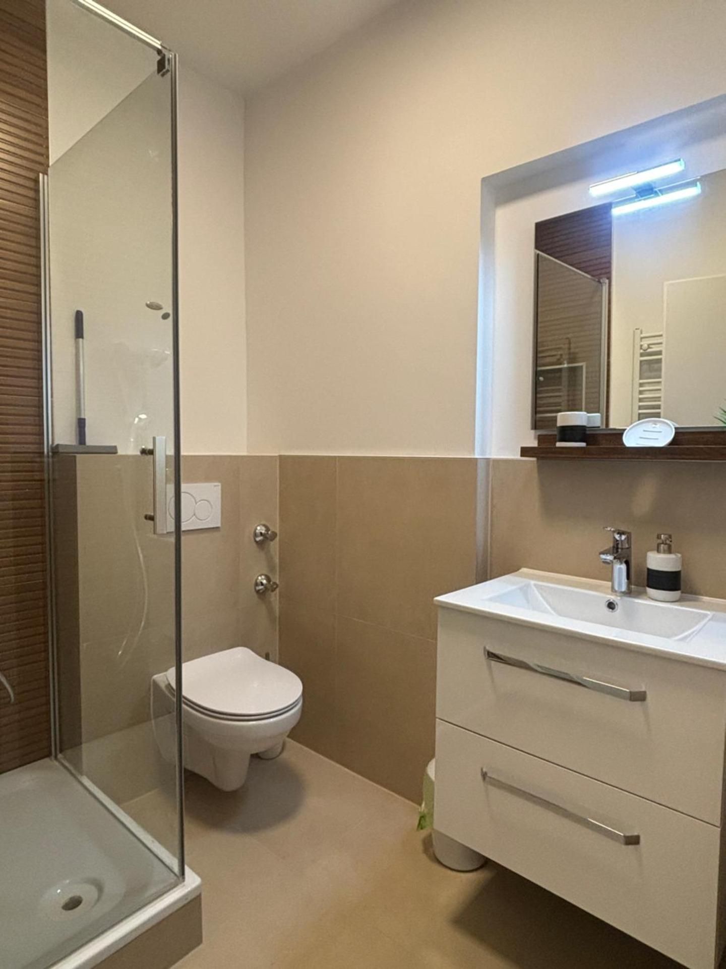 Lenti Dusseldorfer Apartment’s Twin Room