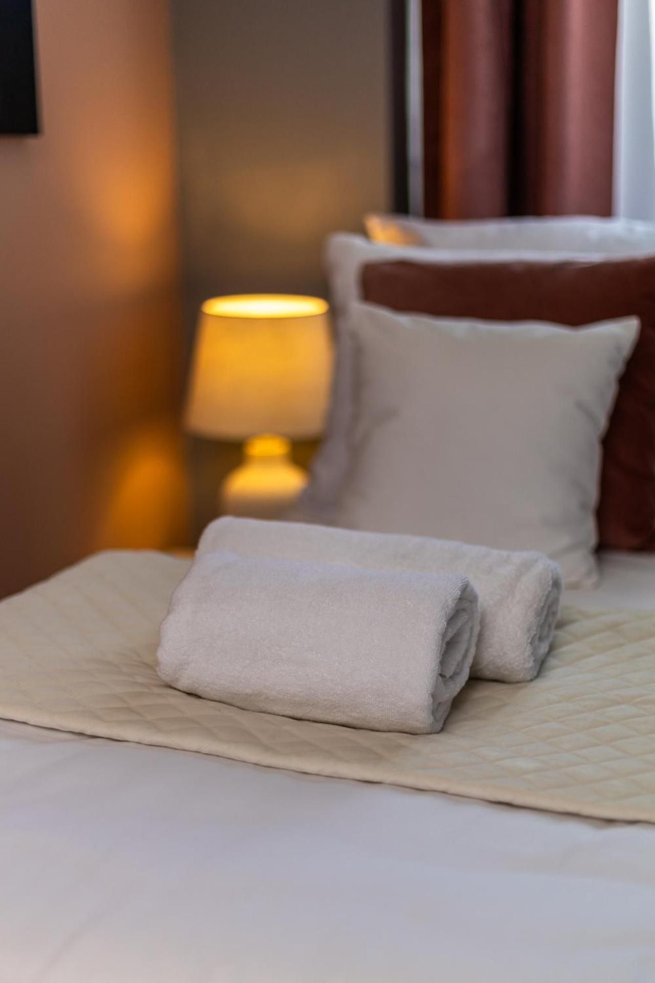 Single Room with Shared Bathroom