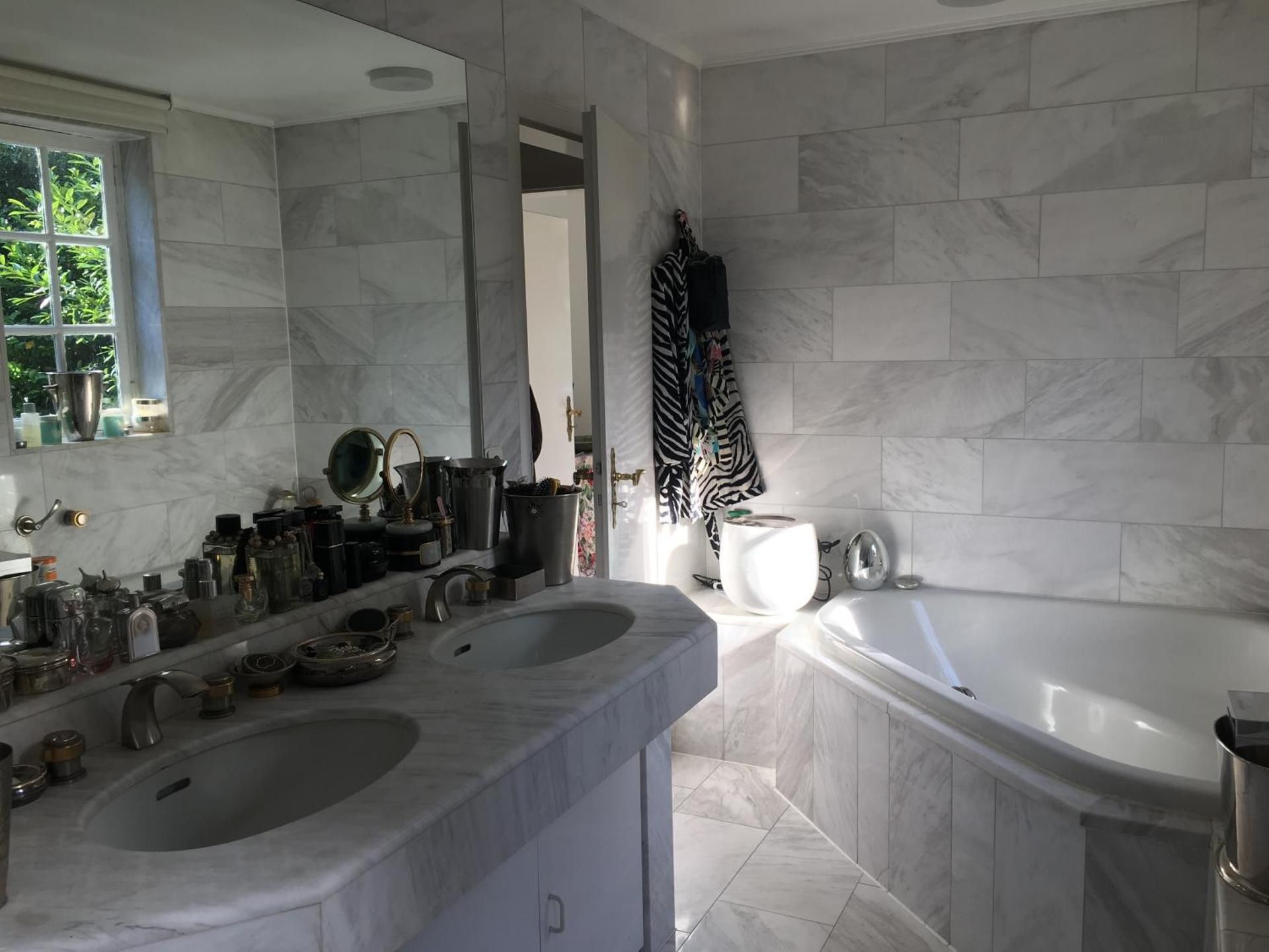 Twin Room with Balcony with Shared Bathroom