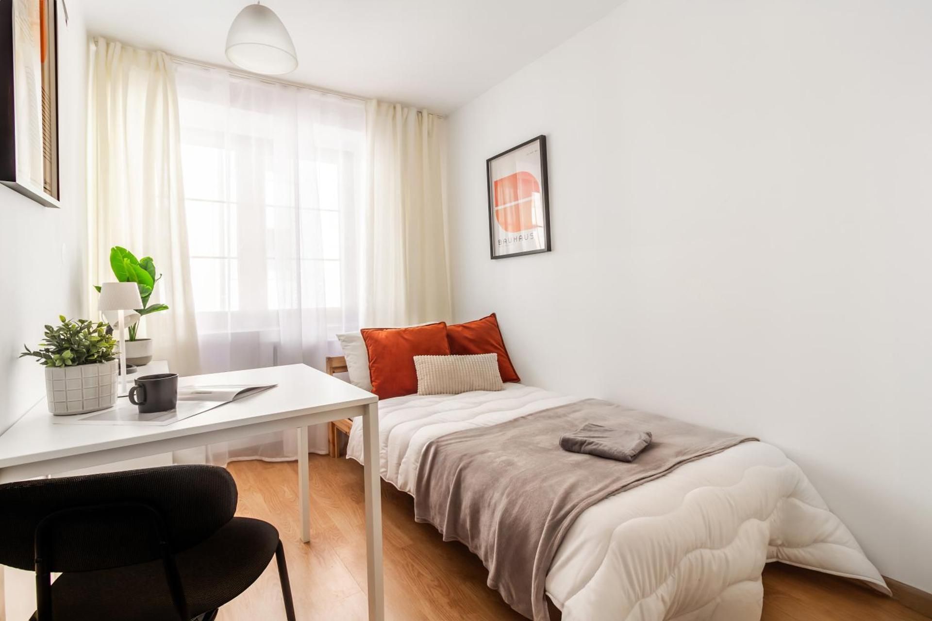 Single Room with Shared Bathroom