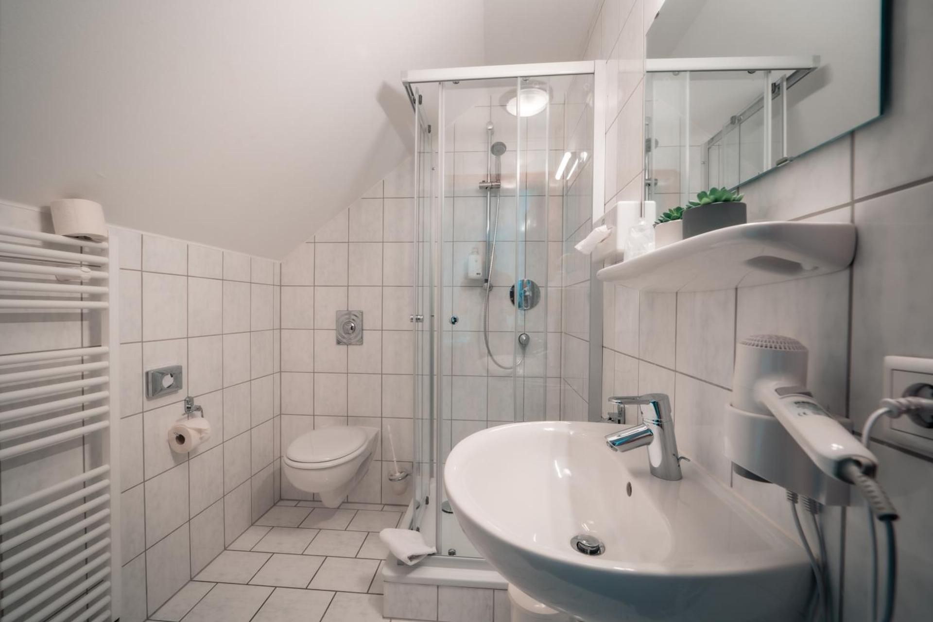 Airport Lounge Hotel Dusseldorf Single Room 3