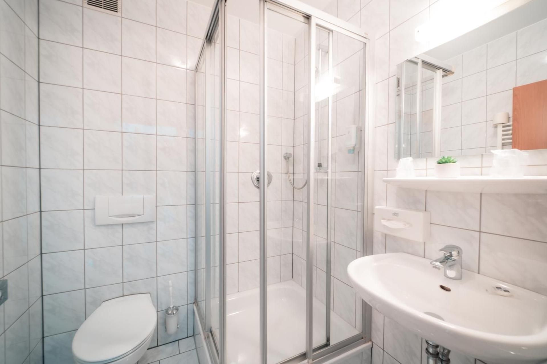 Airport Lounge Hotel Dusseldorf Standard Double Room 3