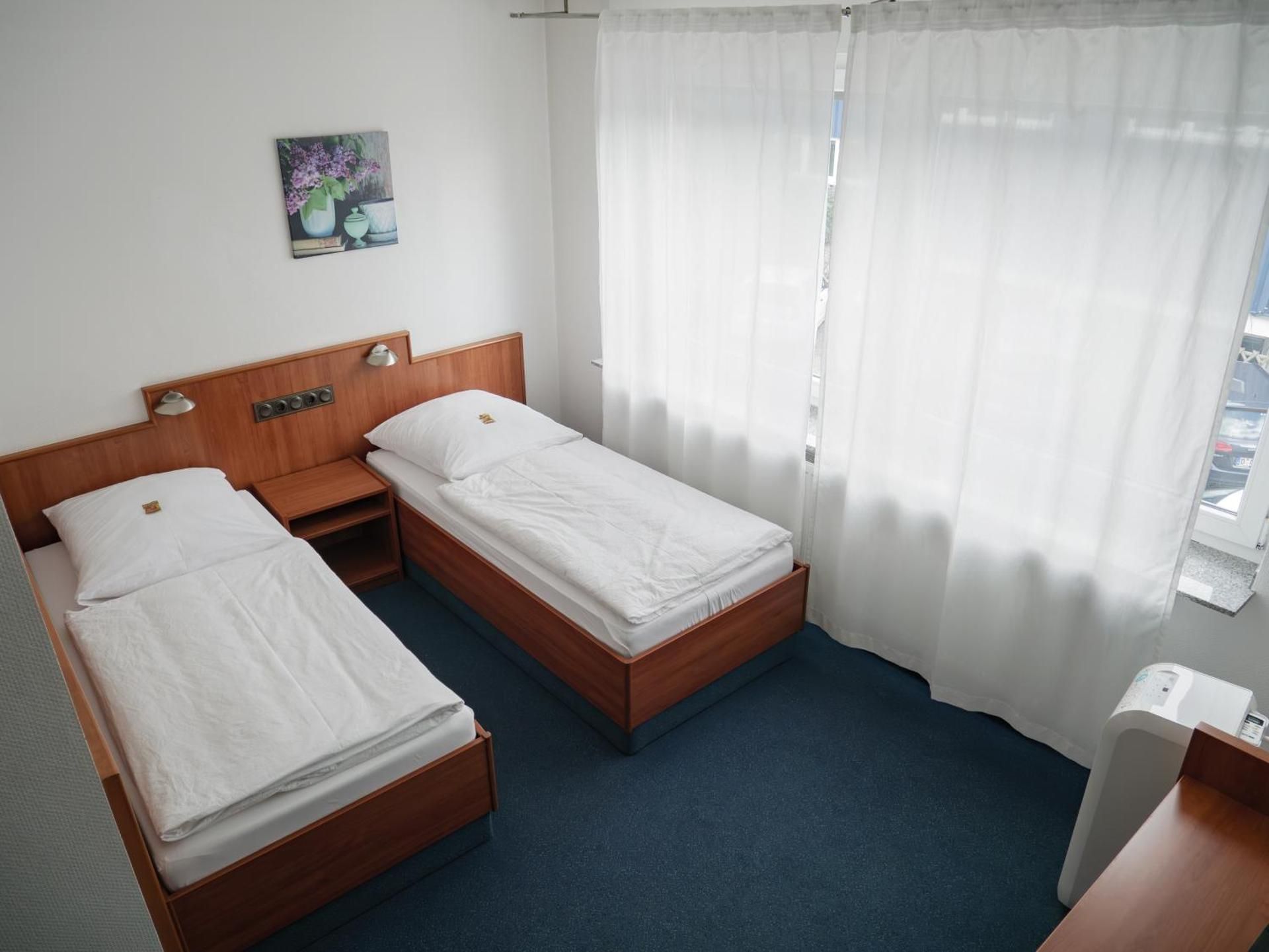 Airport Lounge Hotel Dusseldorf Standard Twin Room 2