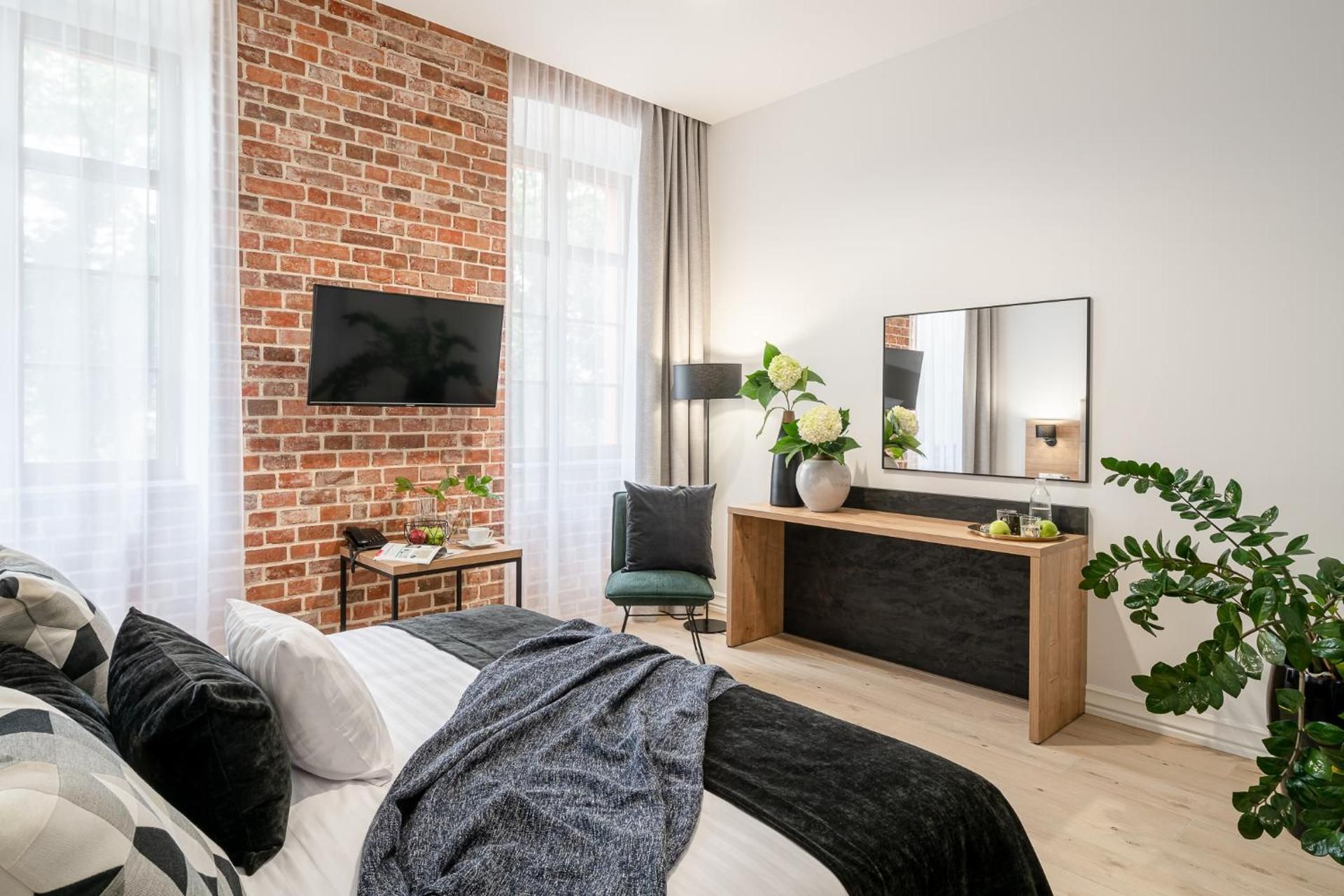 Standard King Room