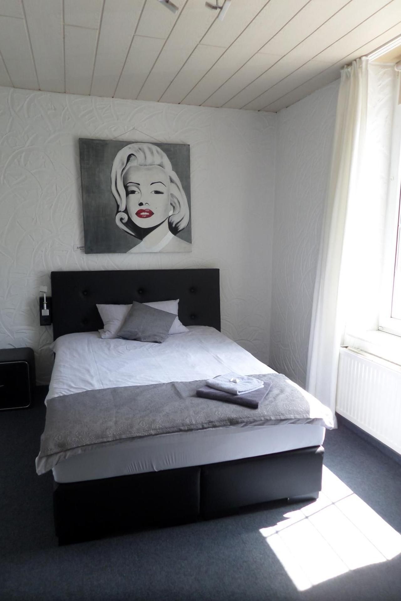 Single Room with Bathroom