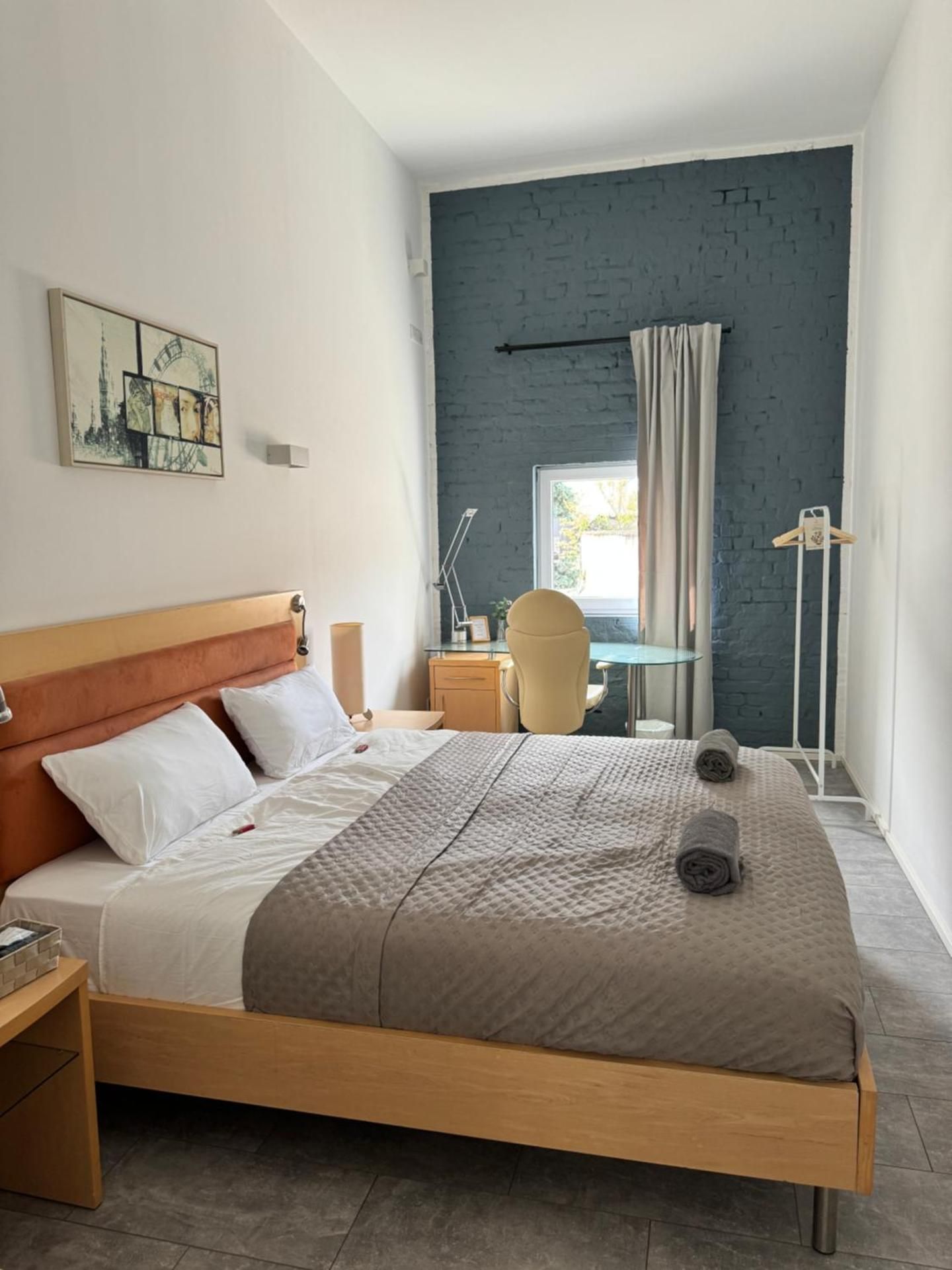 Standard Queen Room