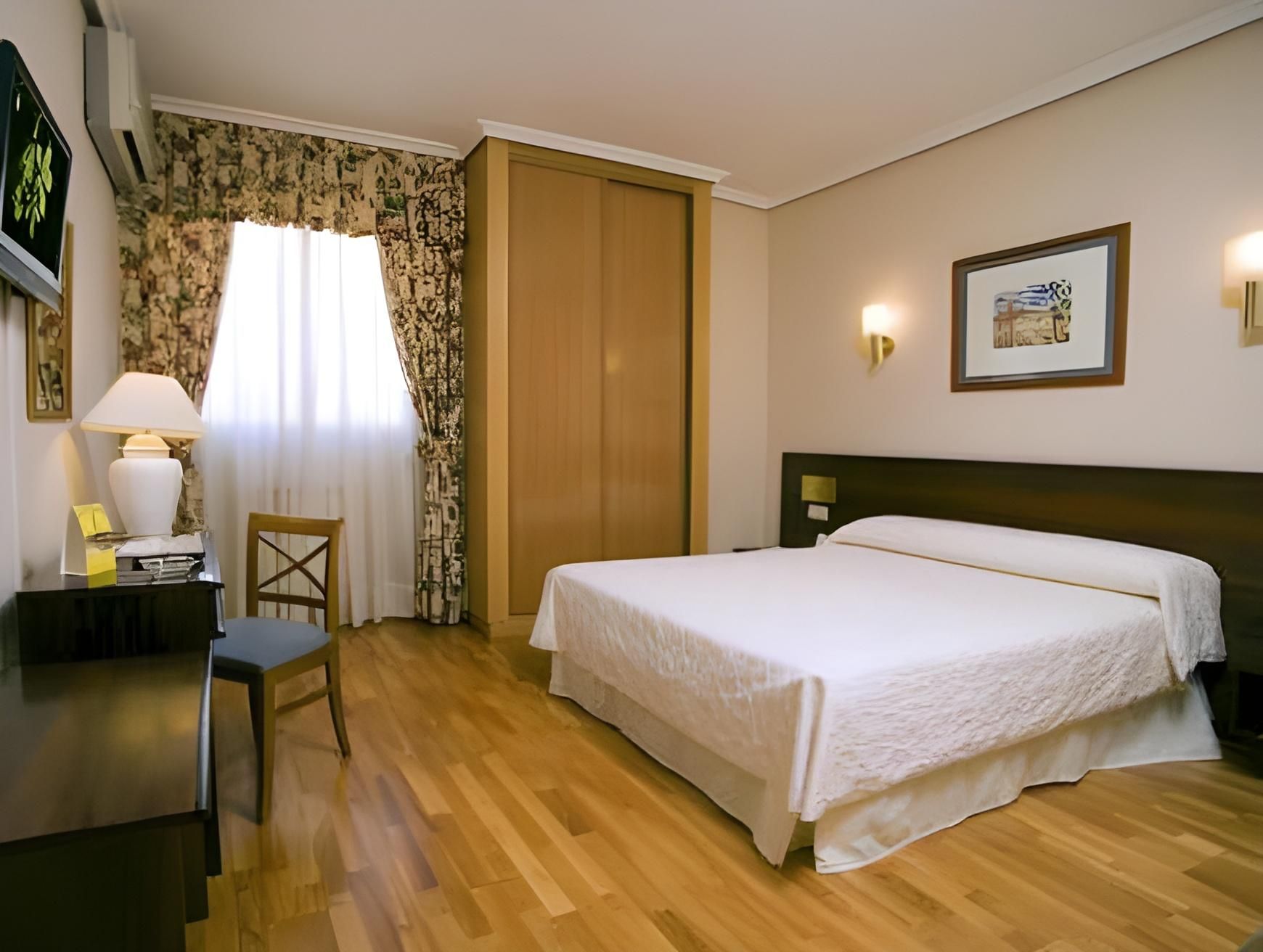 Double Room for Single Use